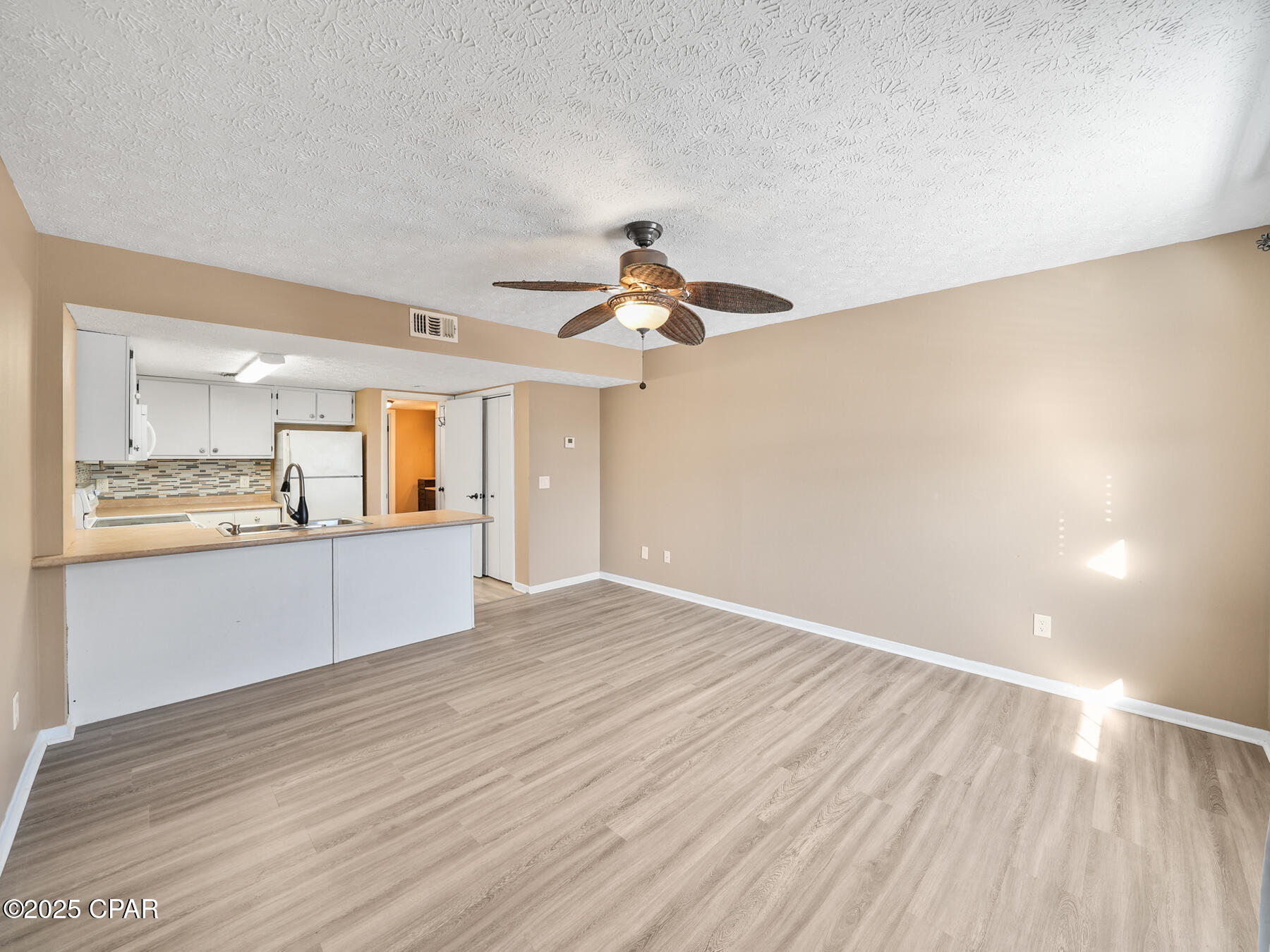 Hidden Lagoon - Residential Lease