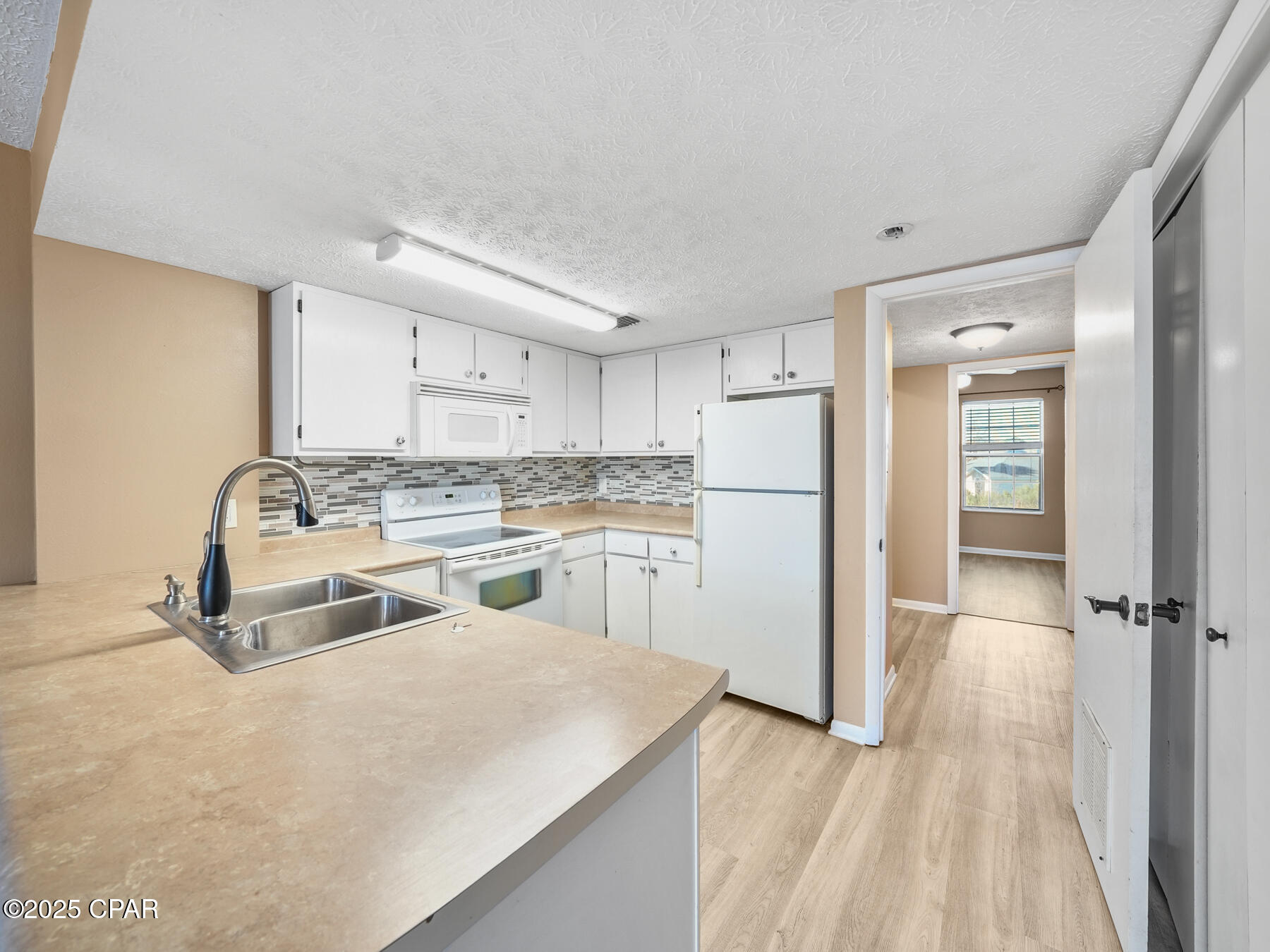 Hidden Lagoon - Residential Lease