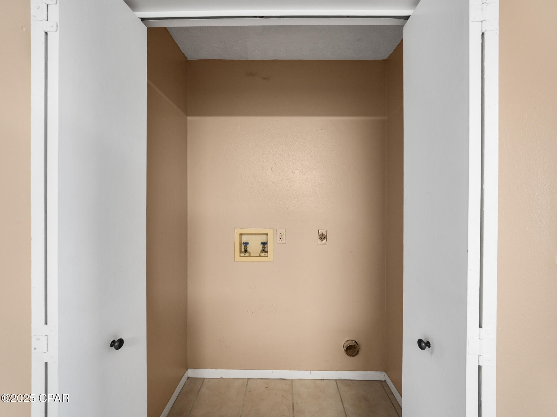 Hidden Lagoon - Residential Lease