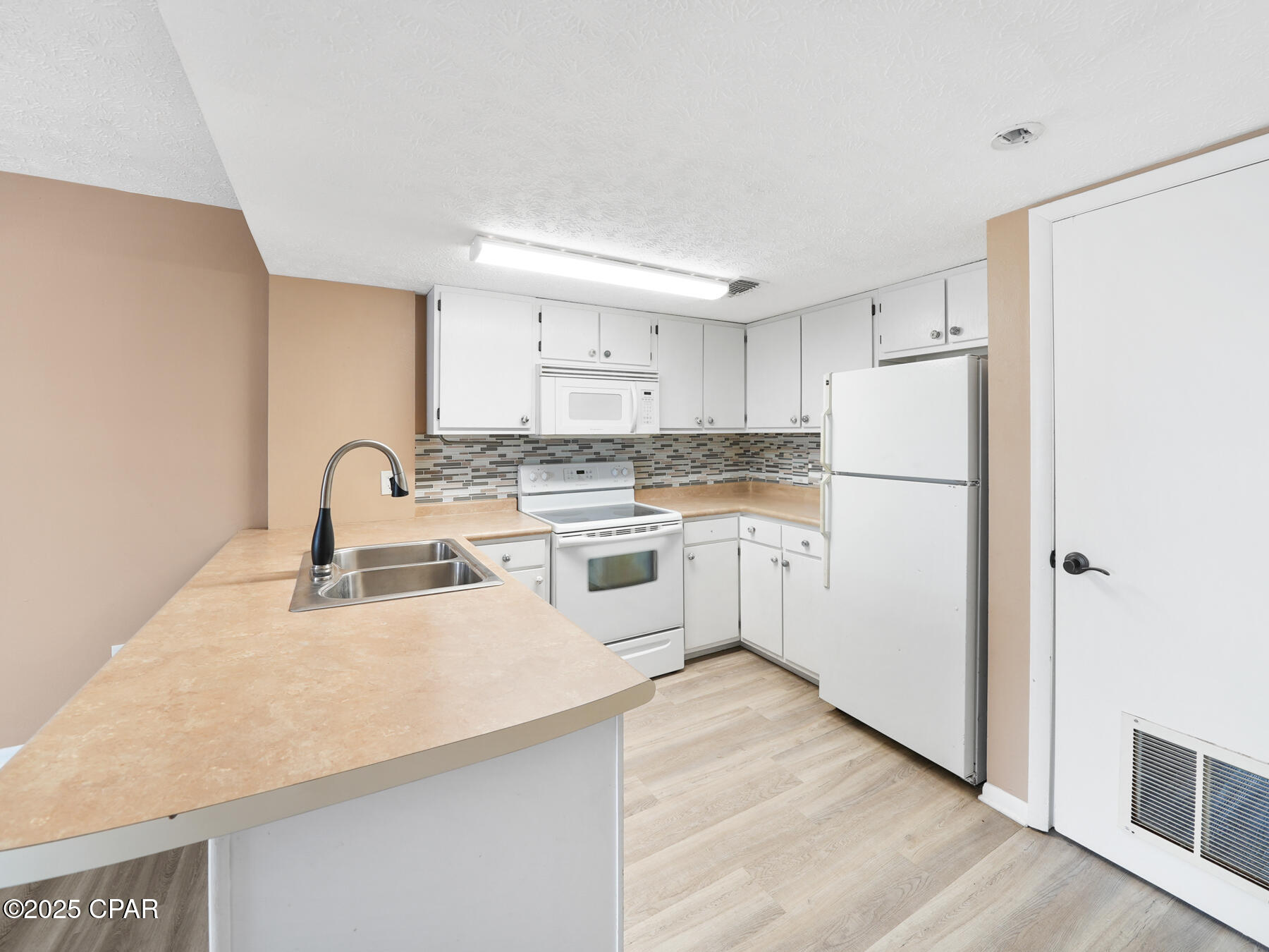 Hidden Lagoon - Residential Lease