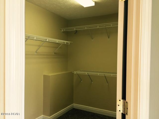 College Point 1st Add - Residential