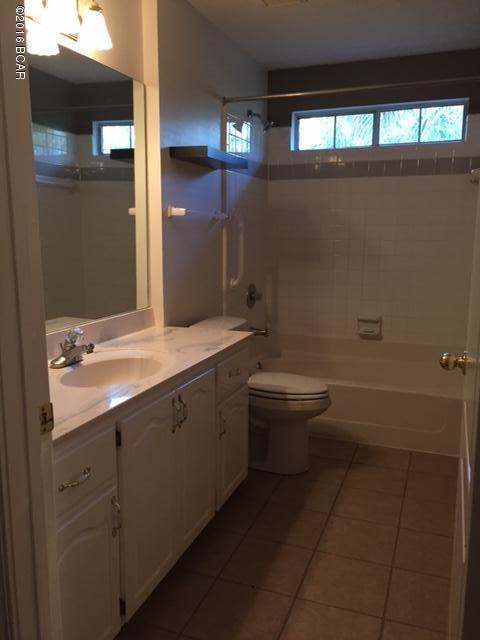 College Point 1st Add - Residential