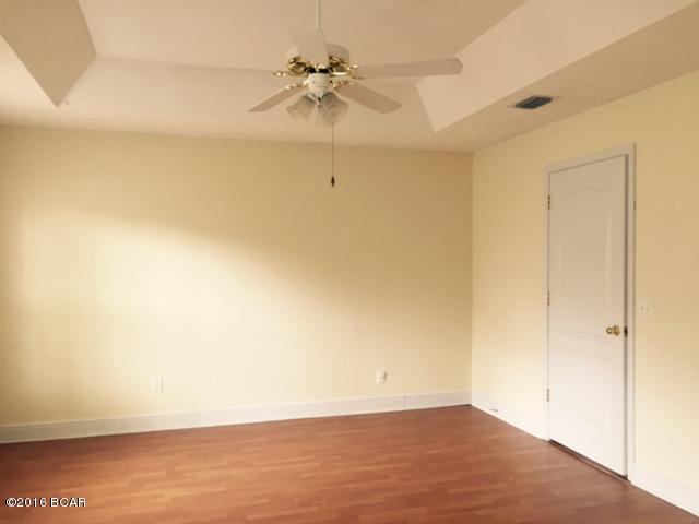 College Point 1st Add - Residential