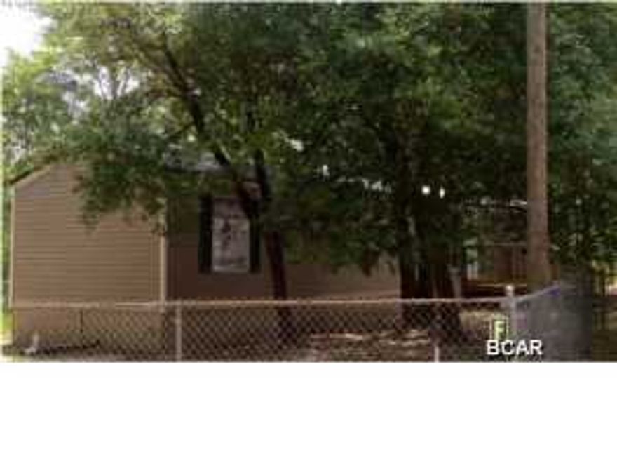 This 3 bedroom 2 bath mobile home is located in the quiet Green Acres Mobile Home Community, on a large lot of property. This home features an split bedroom floor plan to give extra privacy, and an eat-in-kitchen equipped with refrigerator, stove/oven. Central heat and air. Water, sewage included. Come and experience quiet country living. Pets are negotiable with a non-refundable $150 per animal fee. *All measurements are approximate.