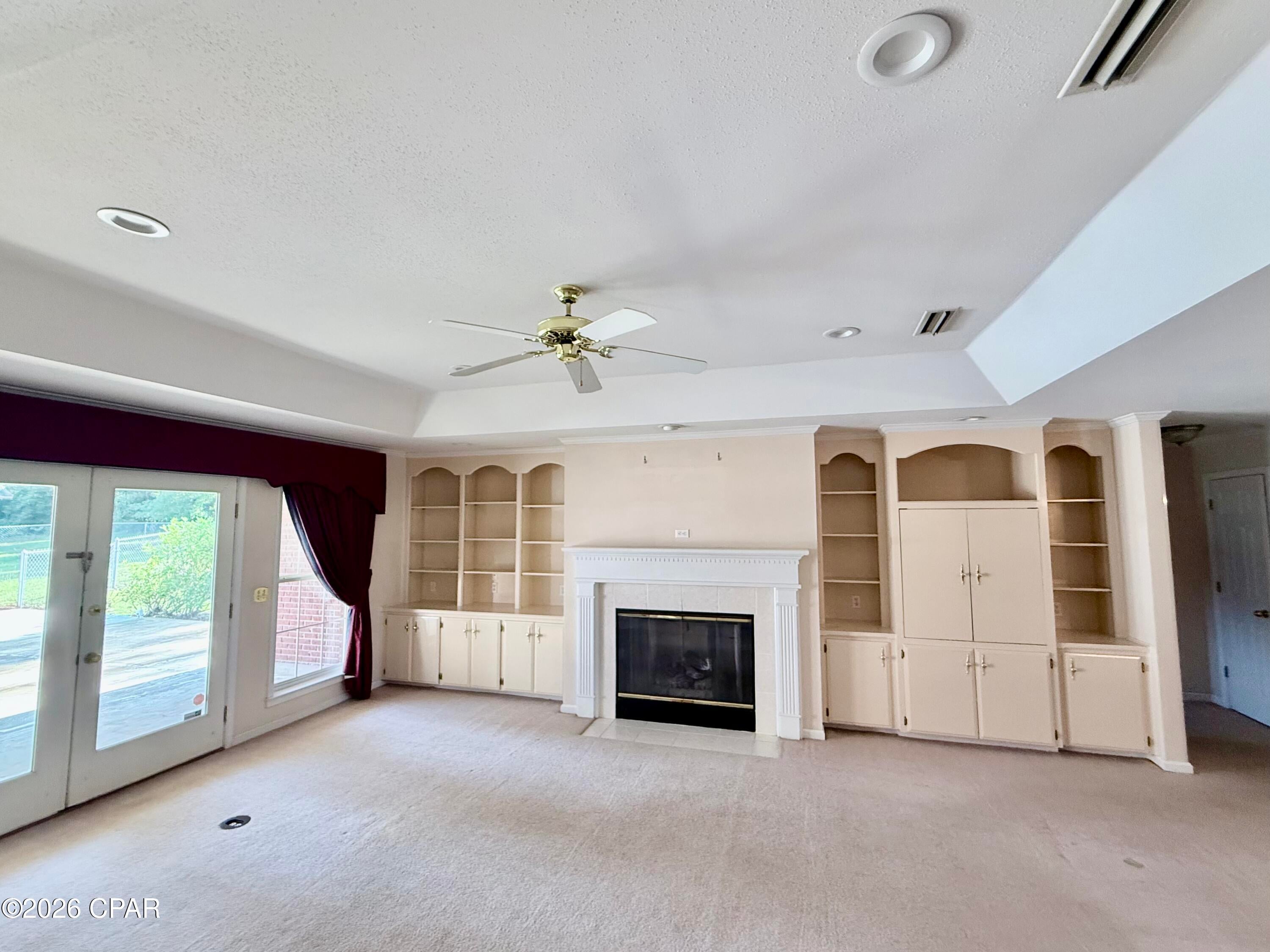 4616 Hillcrest Drive