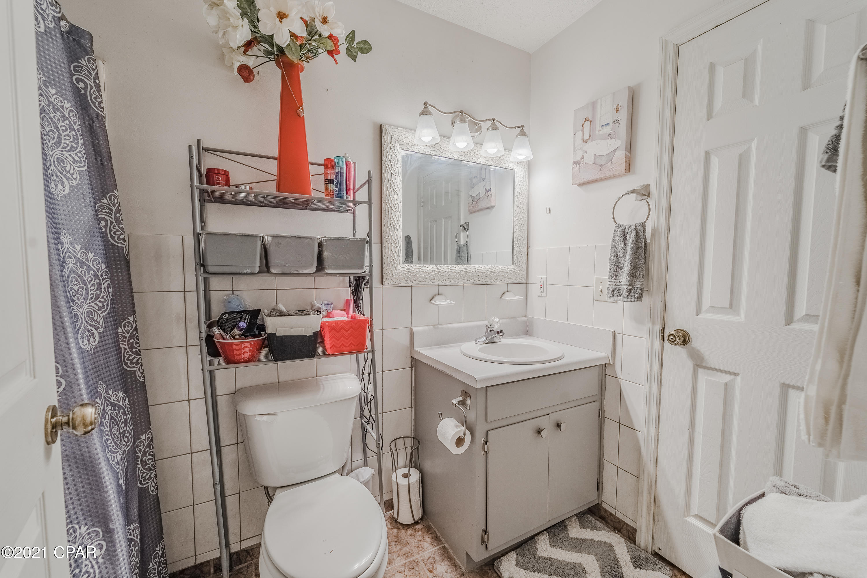 Laguna Beach Estates 7th Add - Residential