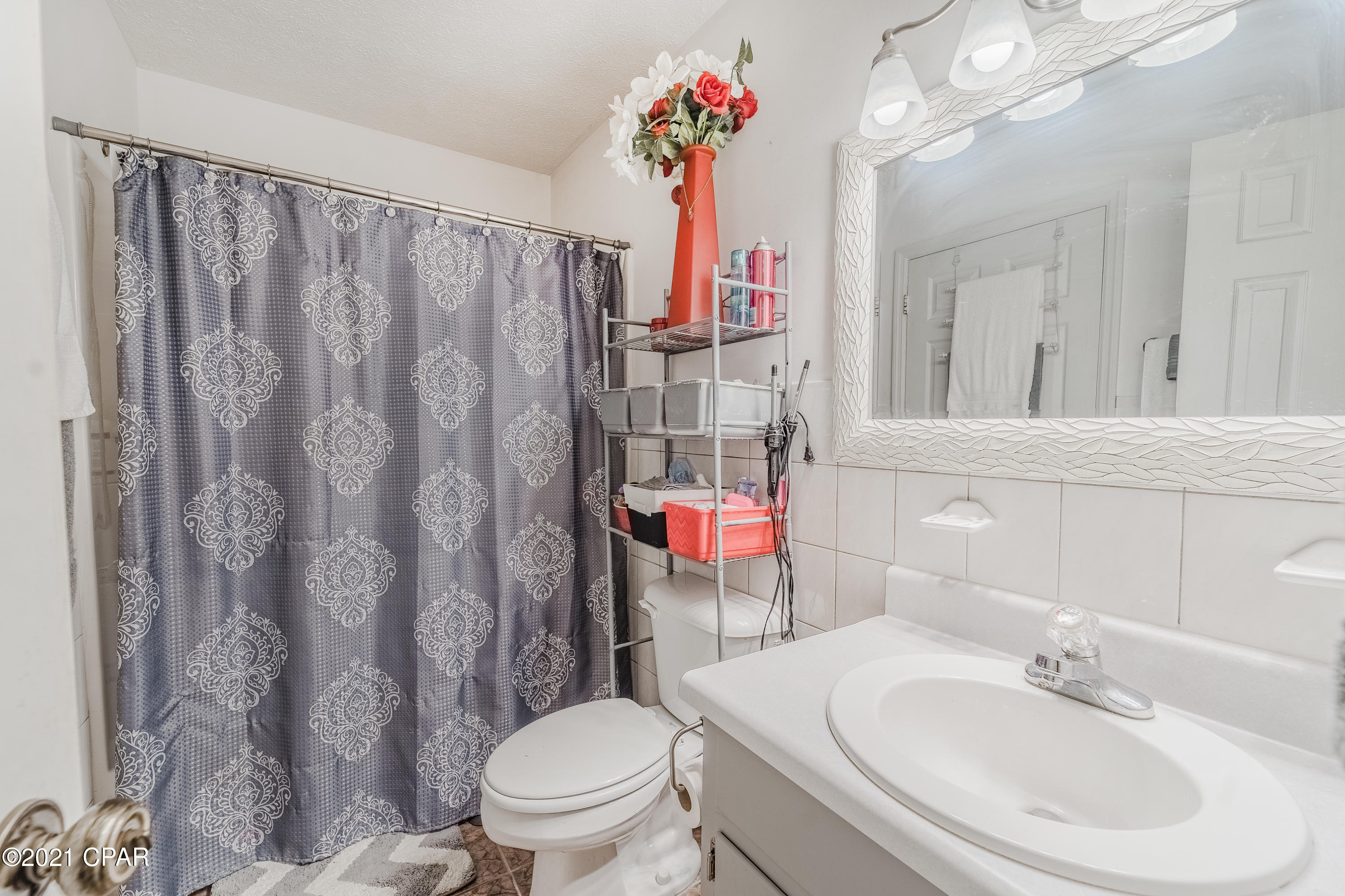 Laguna Beach Estates 7th Add - Residential