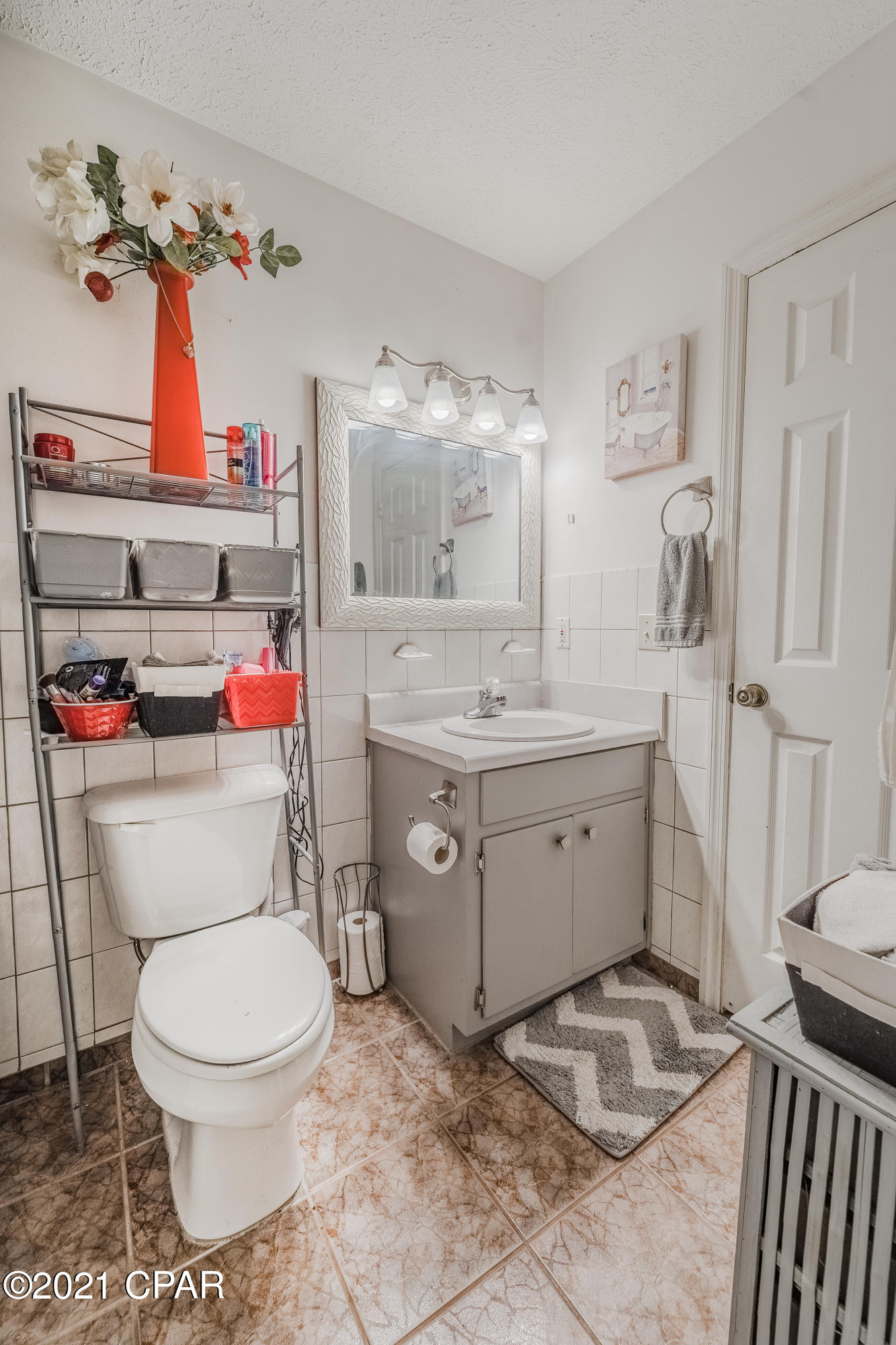 Laguna Beach Estates 7th Add - Residential