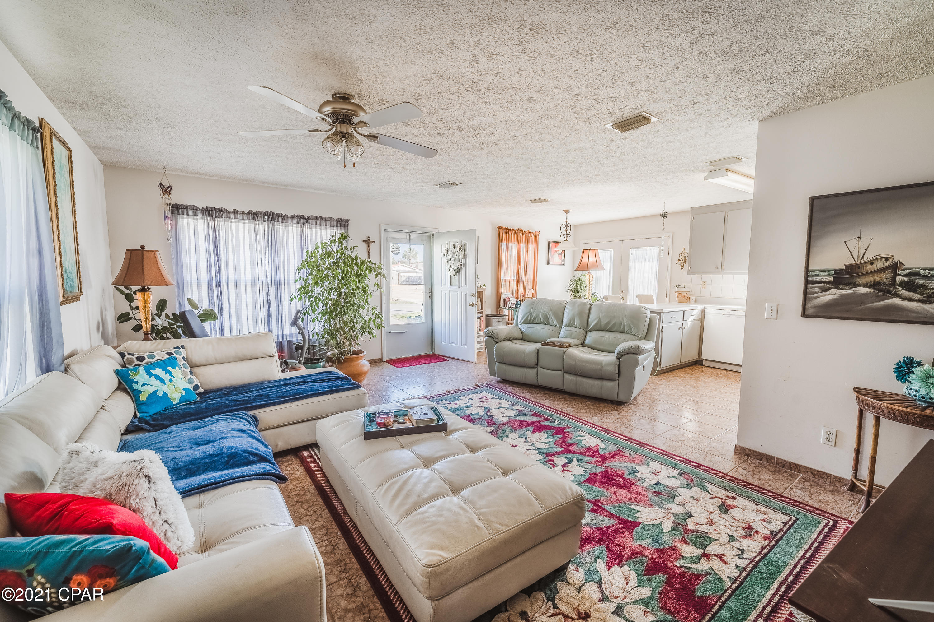 Laguna Beach Estates 7th Add - Residential