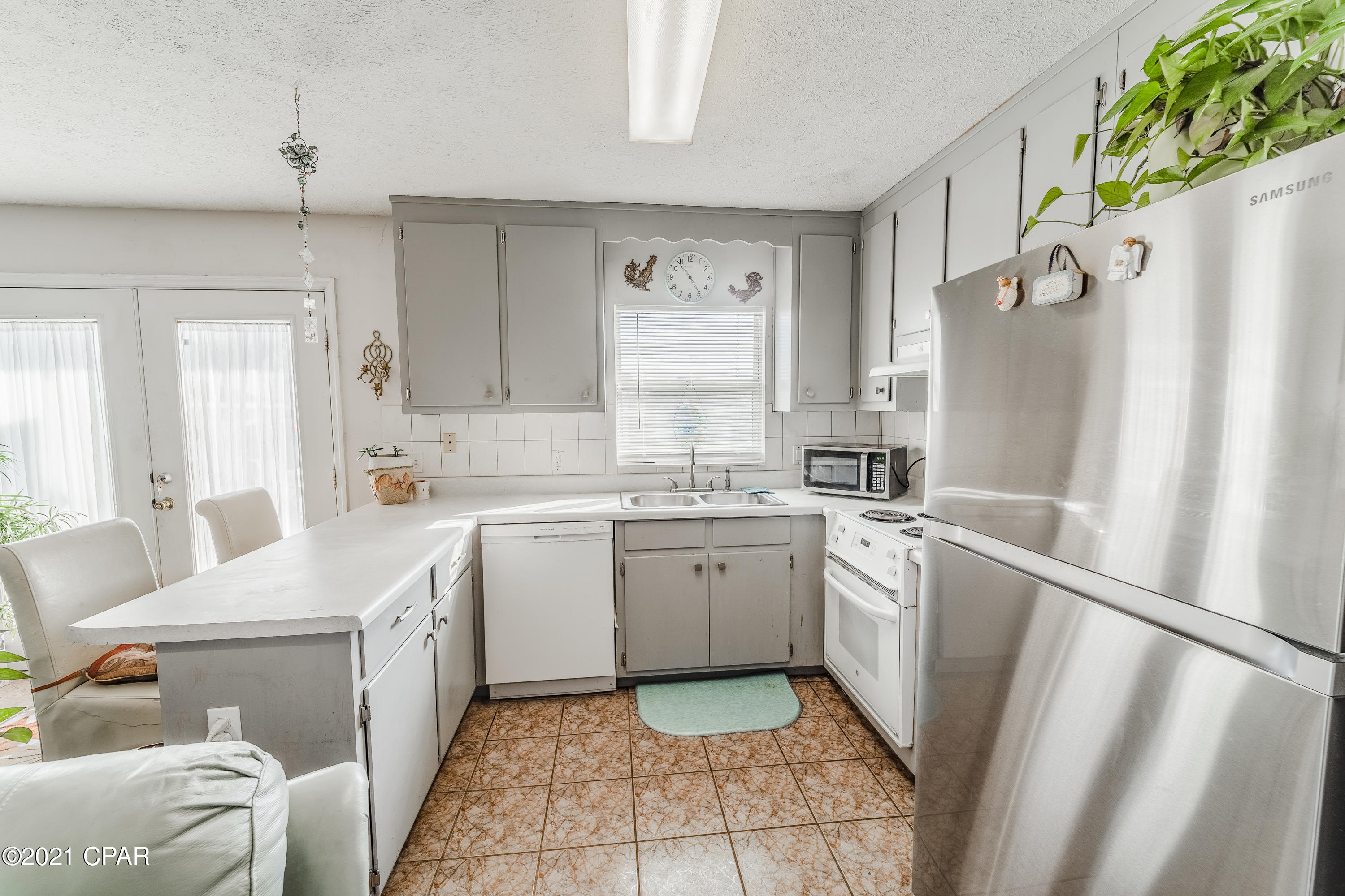 Laguna Beach Estates 7th Add - Residential