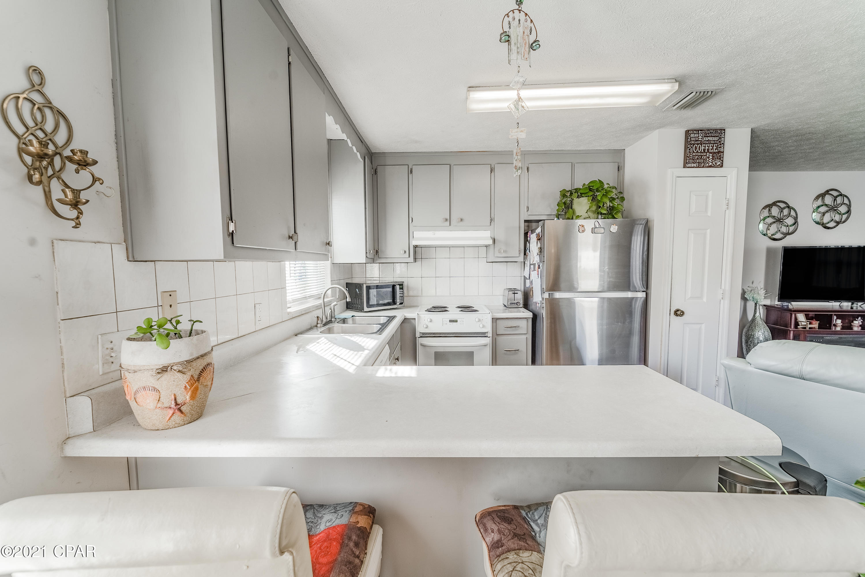 Laguna Beach Estates 7th Add - Residential