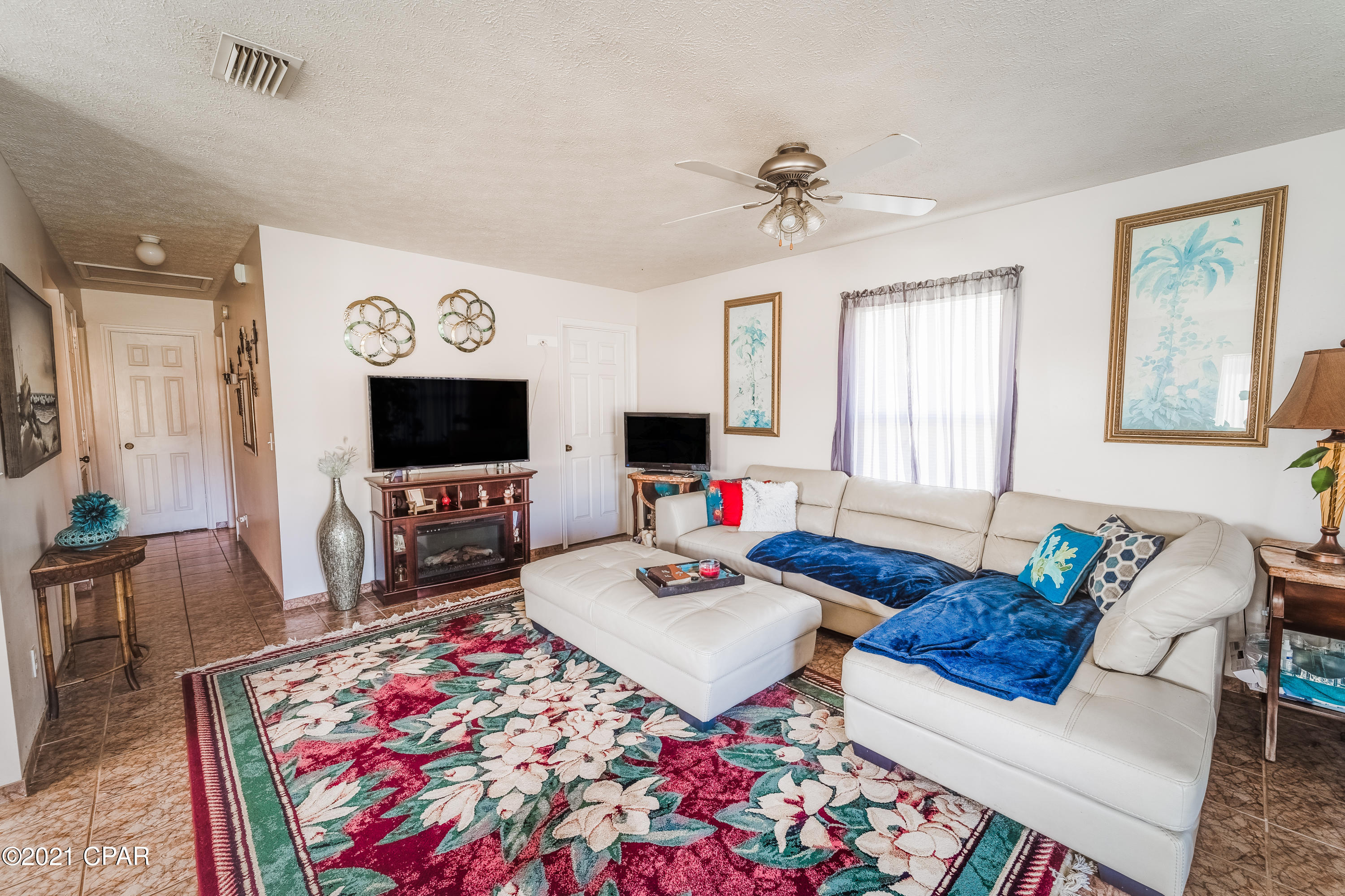 Laguna Beach Estates 7th Add - Residential