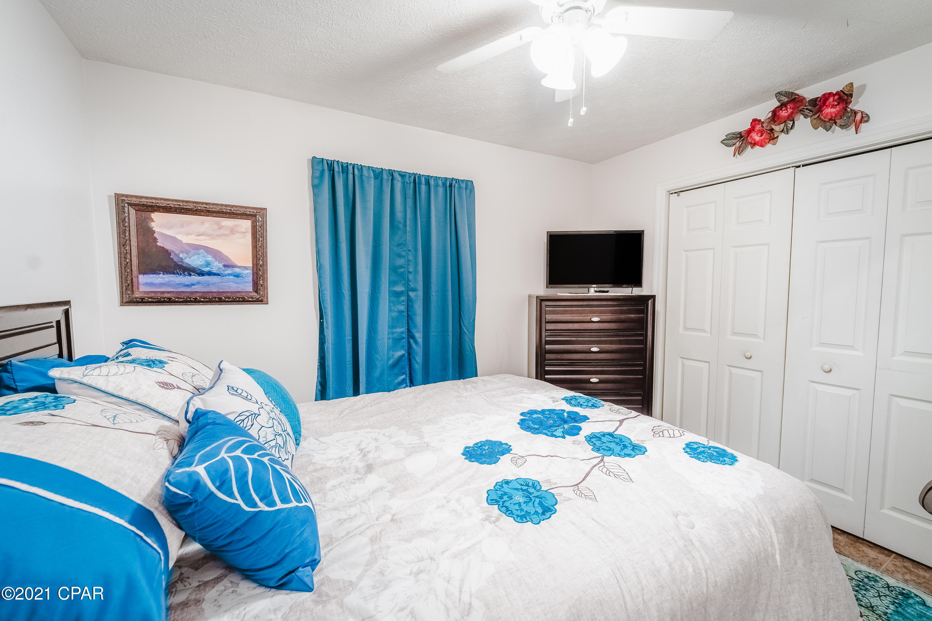 Laguna Beach Estates 7th Add - Residential