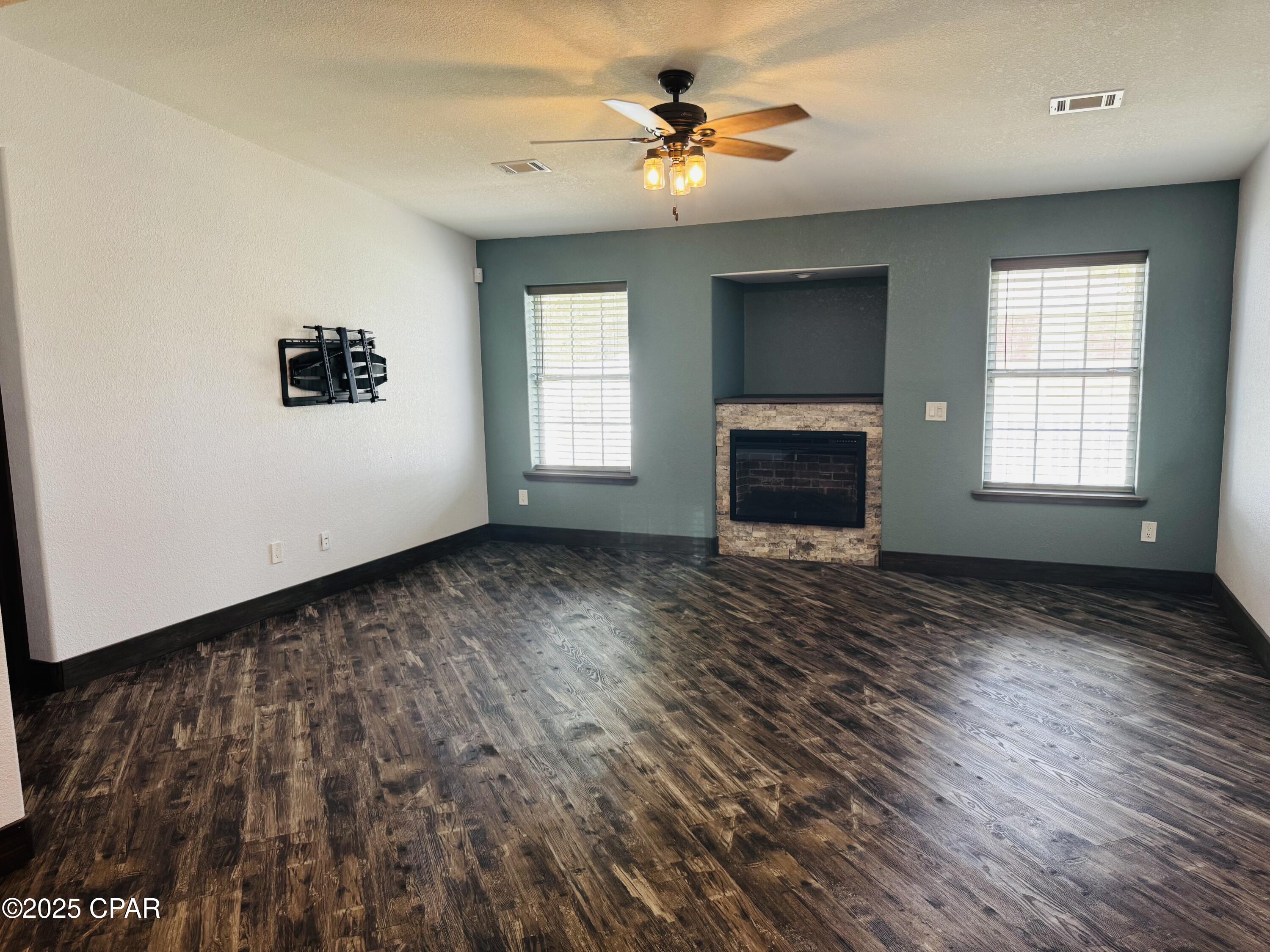 Mowat Highlands Ph VI - Residential