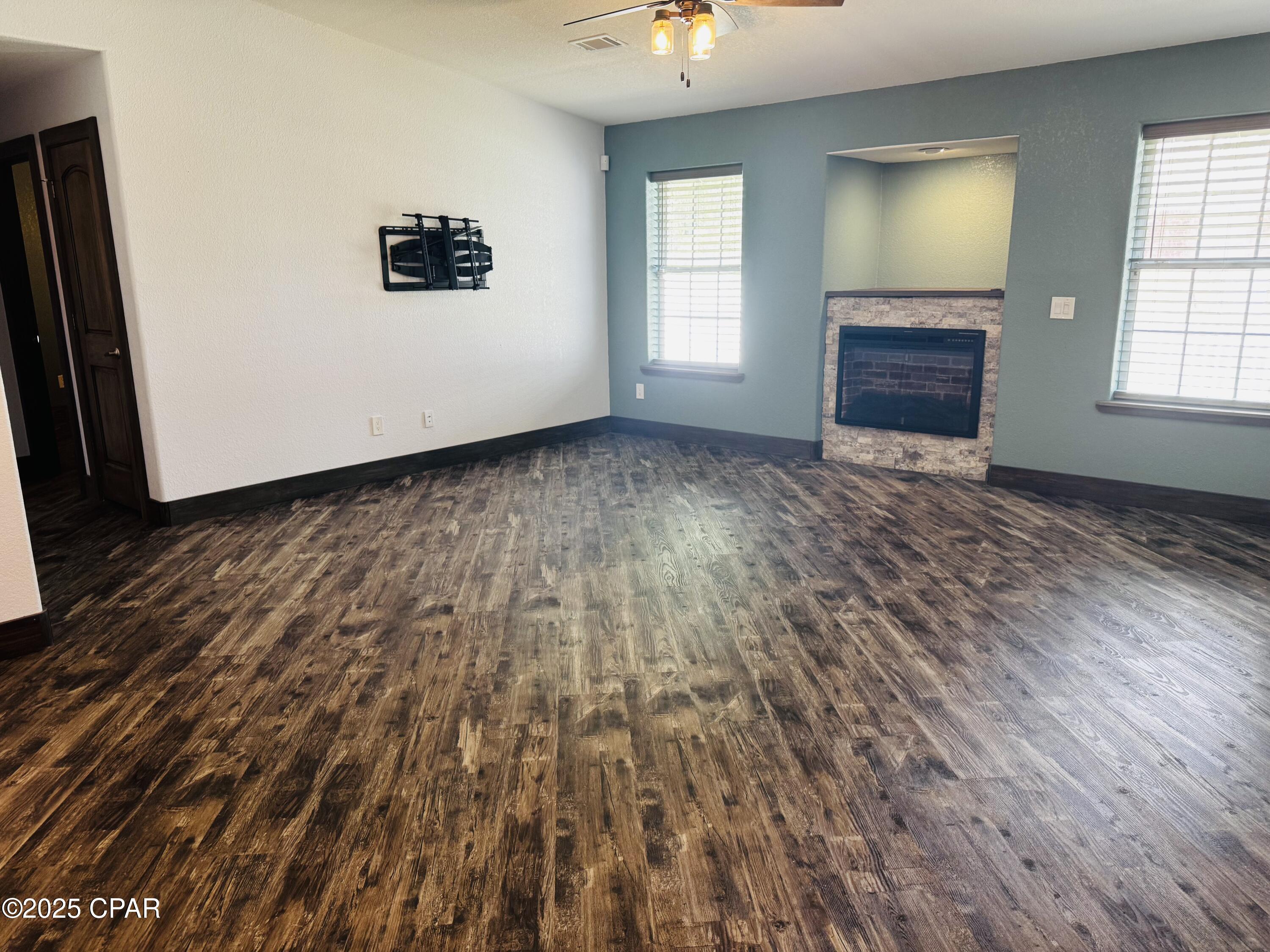 Mowat Highlands Ph VI - Residential