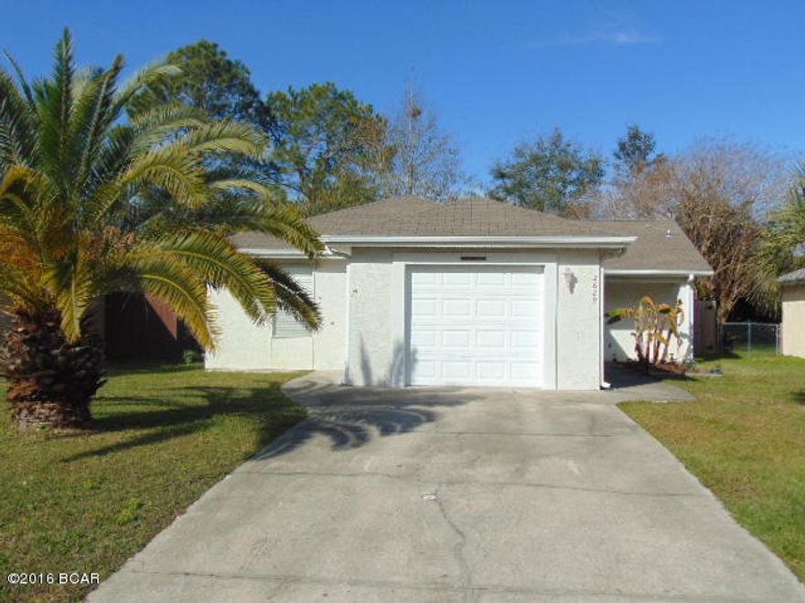 3 BEDROOM 2 BATH HOME W/1 CAR GARAGE, SPRINKLER SYSTEM, FENCED BACKYARD AND COVERED PATIO.  THIS HOME FEATURES A SPLIT BEDROOM FLOOR PLAN, SPACIOUS GREAT ROOM, GAS STOVE AND LAUNDRY ROOM.