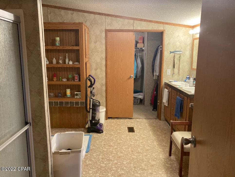 Crestview Heights 1st Add - Residential