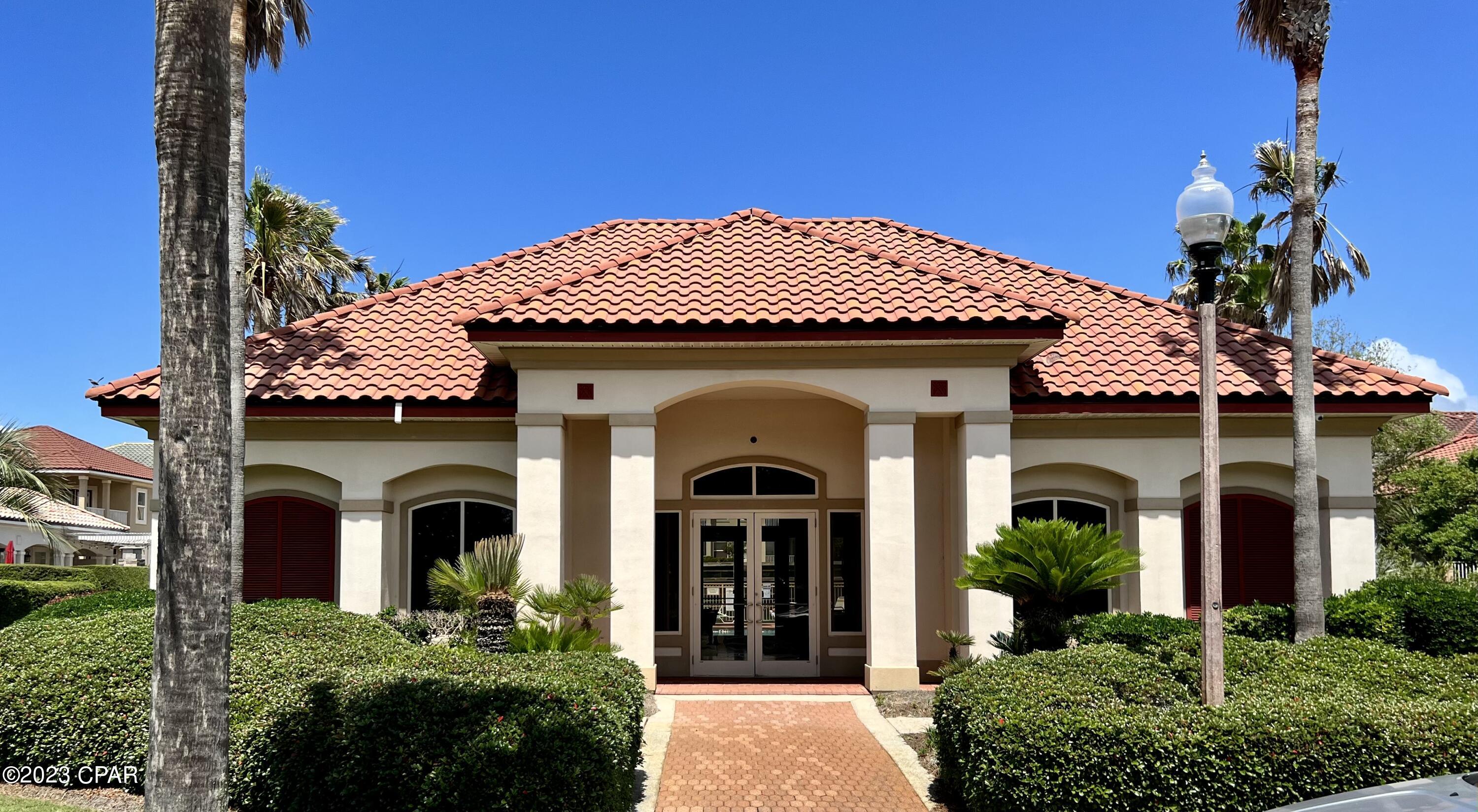 La Valencia Beach Resort - Land