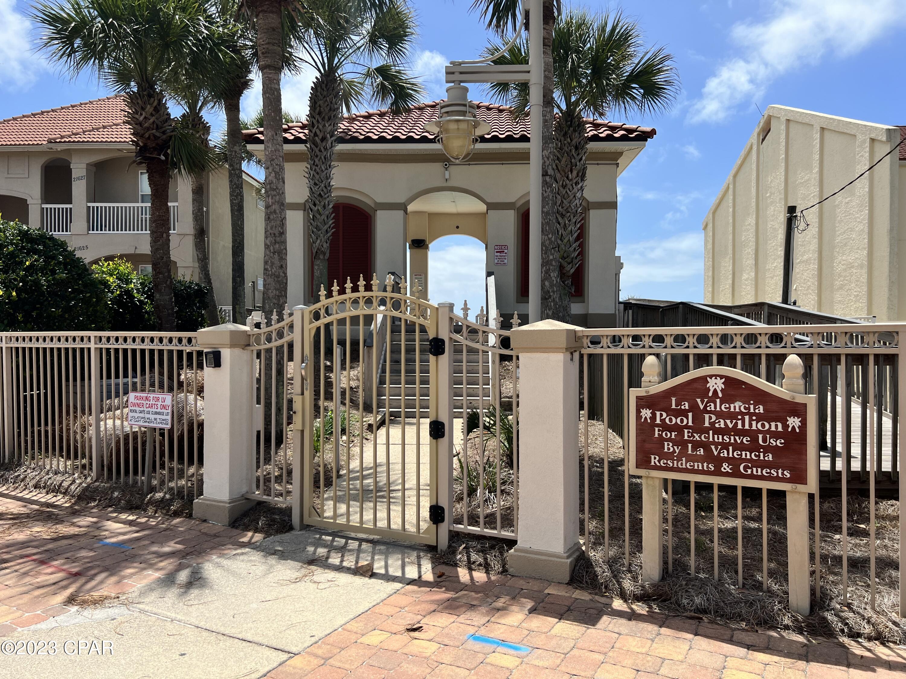 La Valencia Beach Resort - Land