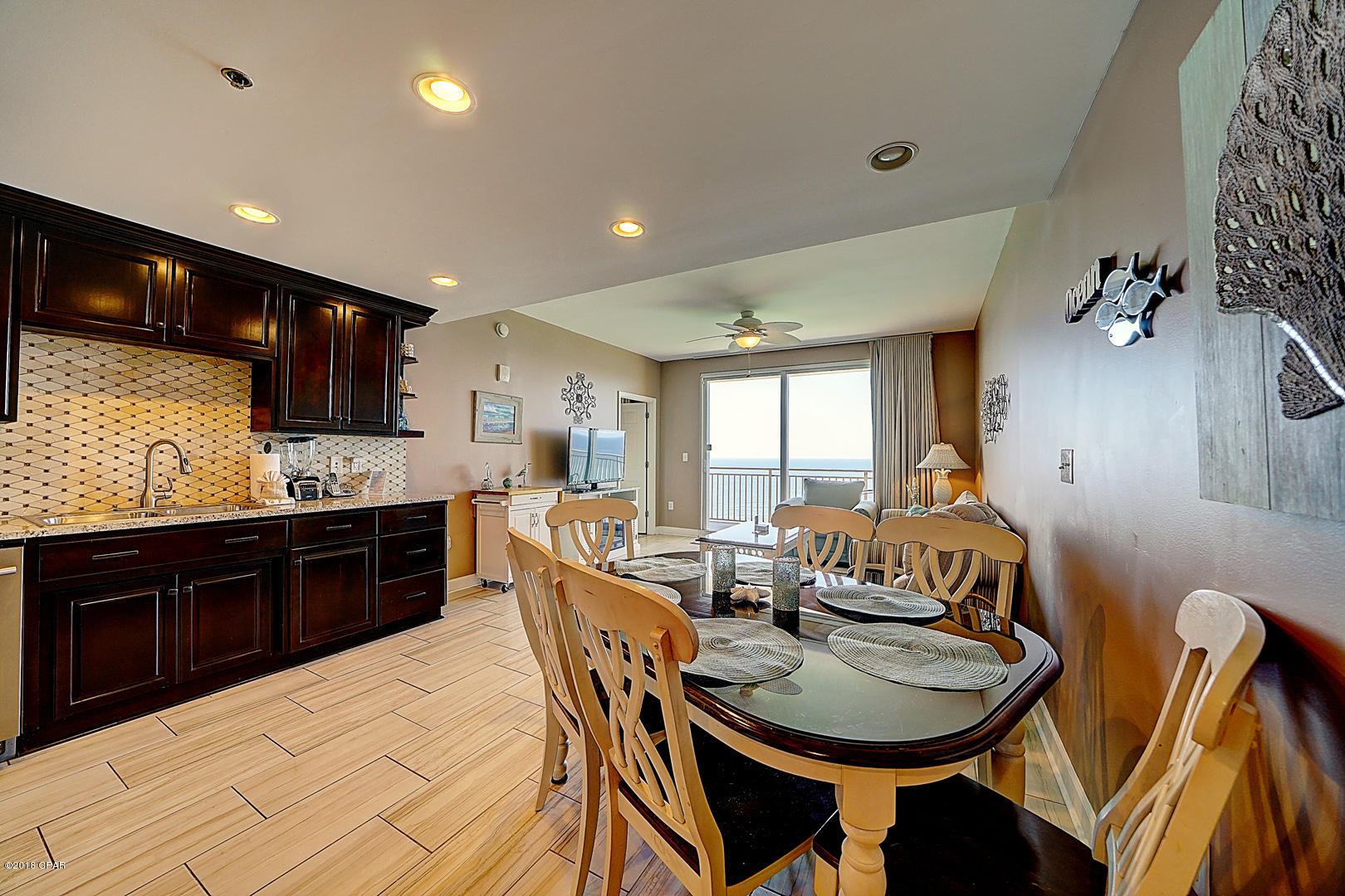 Splash Condo - Residential