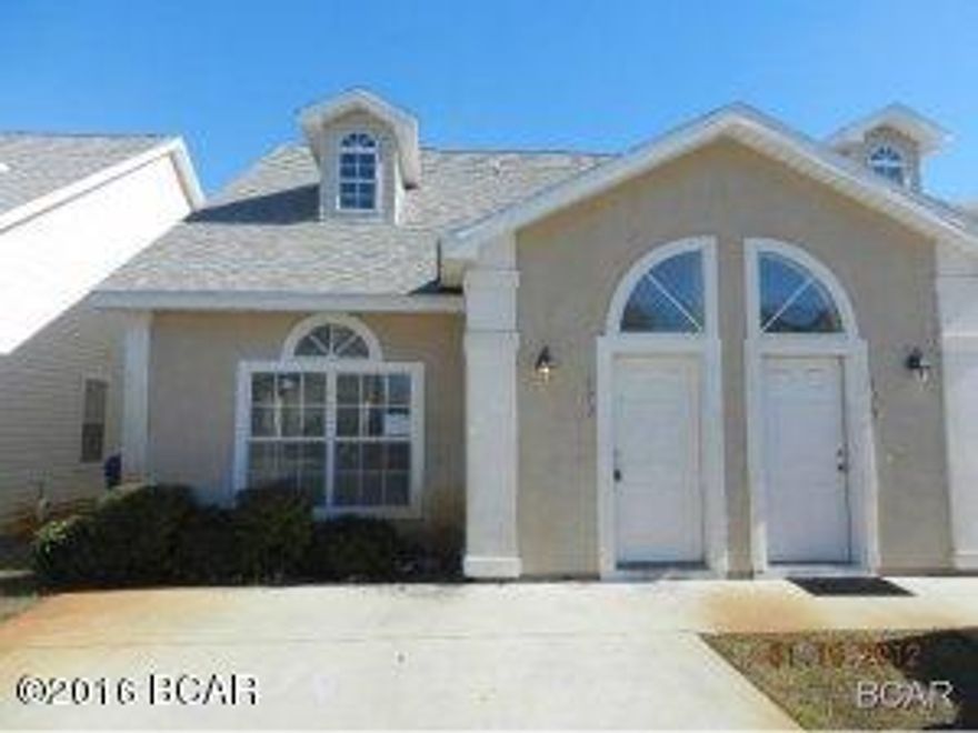 Price to sell quickly!

Close to the beach and shopping!!! Spacious 3 bedroom, 2.5 bath townhouse in the subdivision of Palm Cove. Tile throughout the main living areas and carpet in the bedrooms and stairs. The kitchen offers white cabinets and appliances and overlooks the living room. The subdivision offers a community pool, great for summer days in Florida! Don't miss your opportunity to view today!