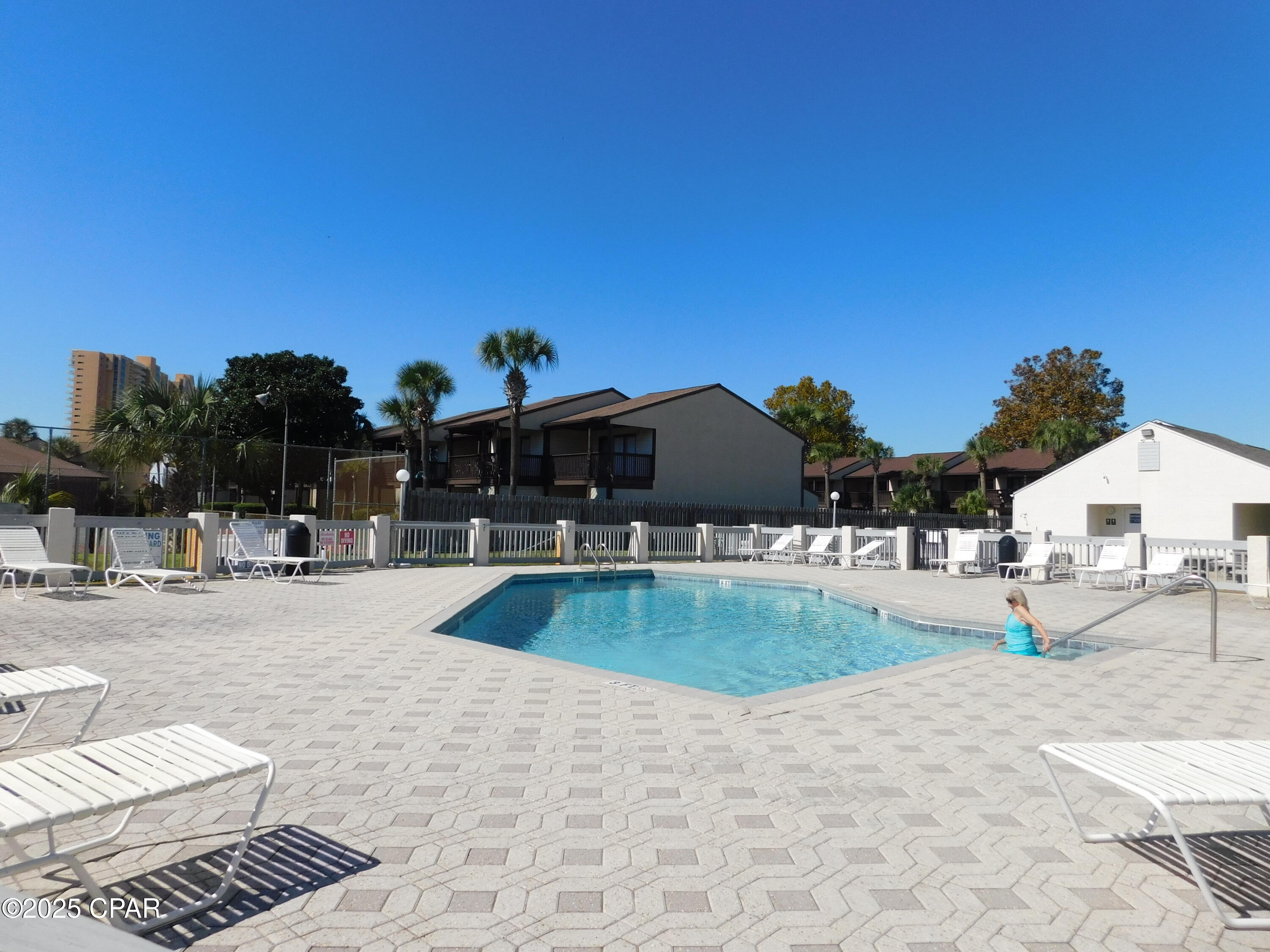 Endless Summer I - Residential