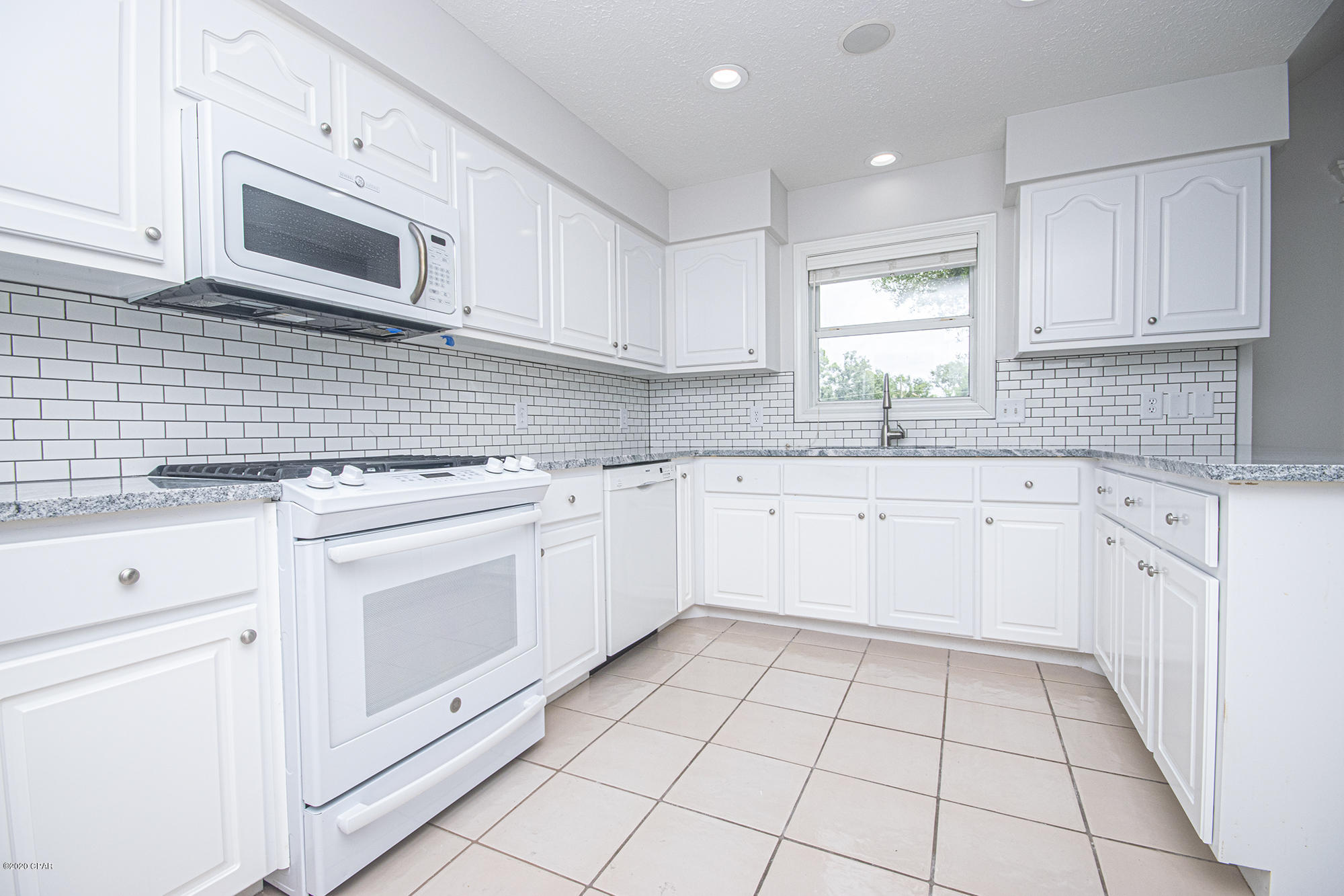 Pretty Bayou Hts 1st - Residential