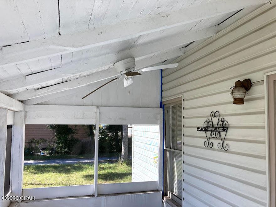 HANDYMAN SPECIAL! INVESTOR SPECIAL! GREAT RENTAL INVESTMENT OPPORTUNITY 2/1 HOUSE IN PANAMA CITY.

The house has a new roof put on a year ago This house would not need a lot of work to be rent ready.



It is in a great location only 2 mins from the paper mill and 2 miles from the Air Force Base.



Don't wait this one won't last long.