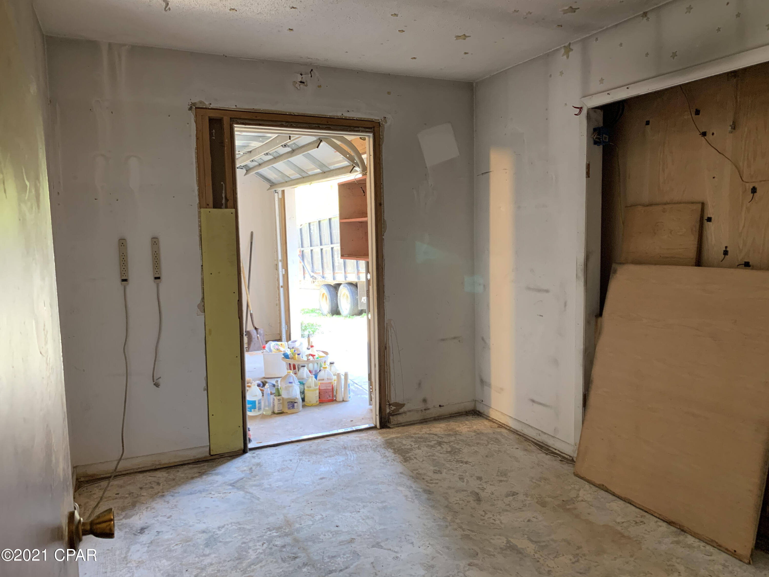 Diamond Head-Lakeside - Residential