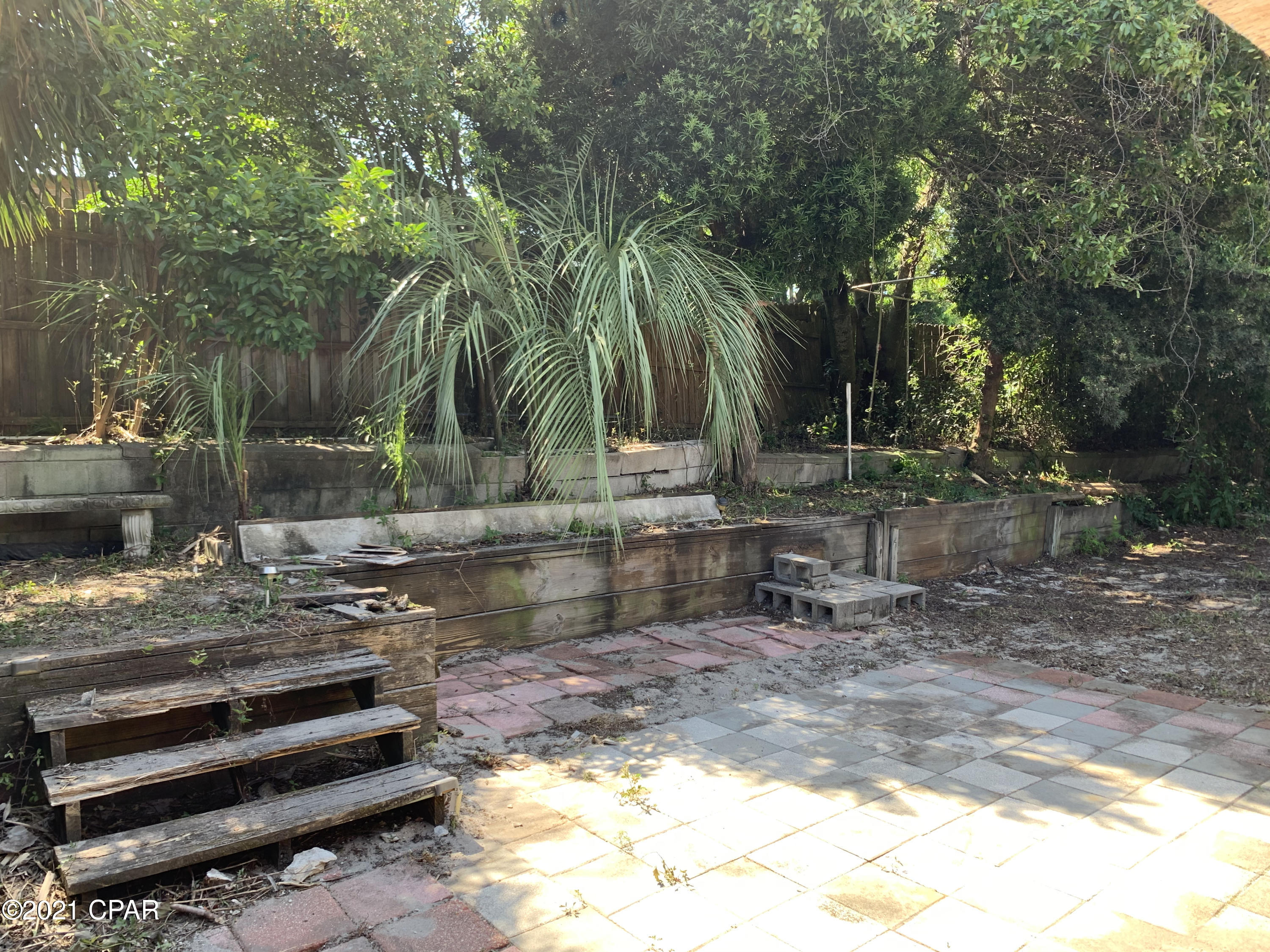 Diamond Head-Lakeside - Residential