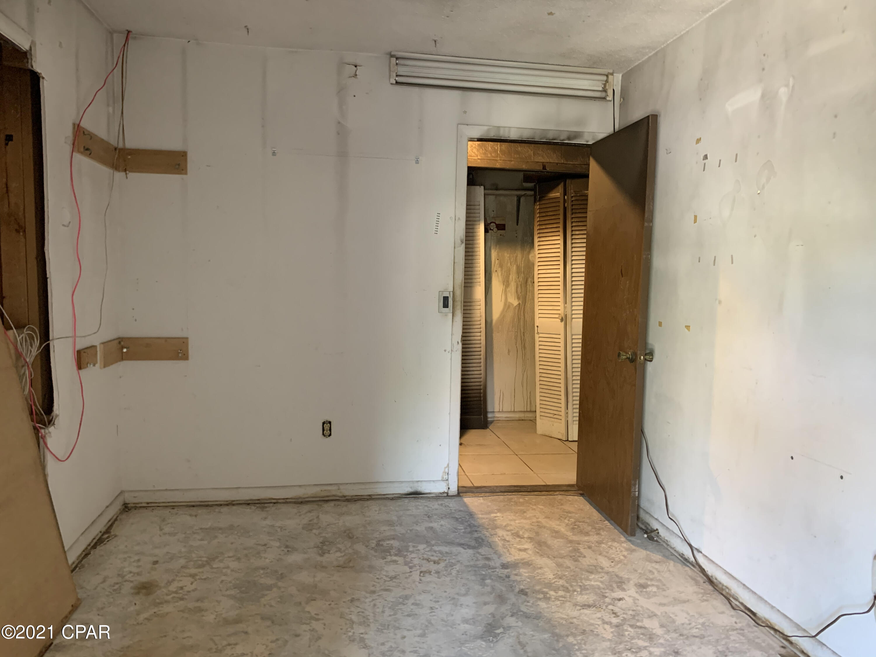 Diamond Head-Lakeside - Residential