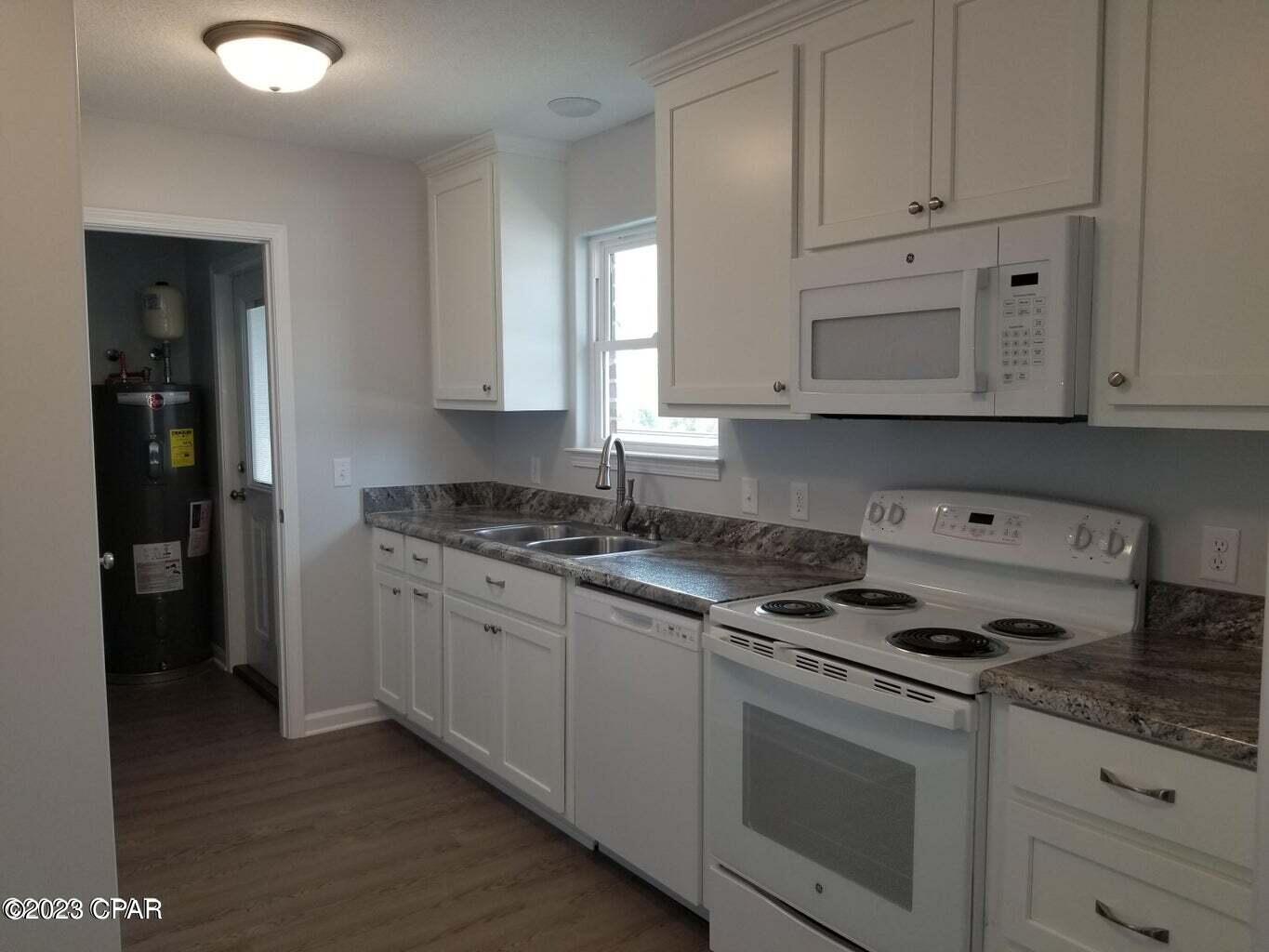 [No Recorded Subdiv] - Residential Lease