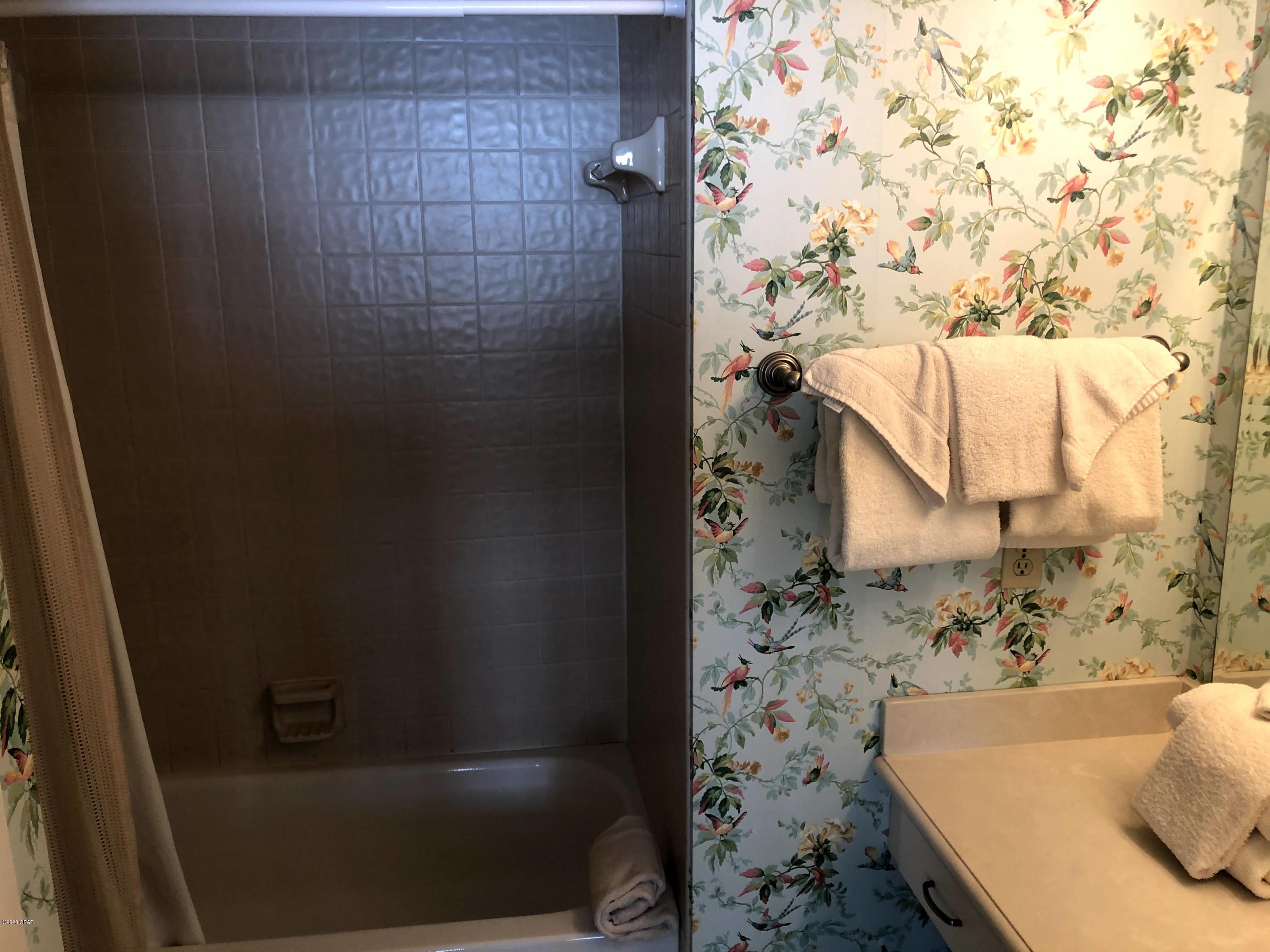 Summerhouse Condo. - Residential