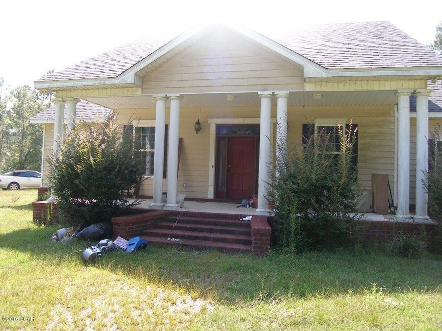 Large 3 bedroom 2 bath home in Wewa. House interior in in good condition, large bedrooms, safe room, beautiful kitchen, large 2 car garage, located on three acres cleared. Foreclosure.