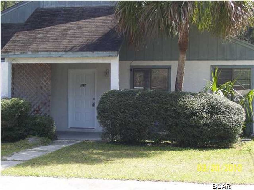 3 Bedroom 1 1/2 Bath duplex with high ceiling in the living room, storage building and fenced yard. Pets negotiable