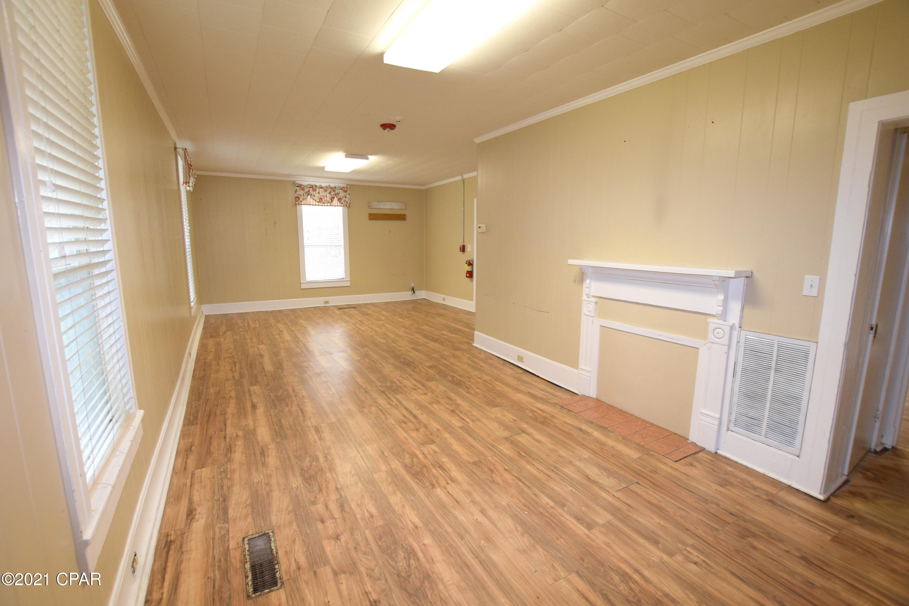 [No Recorded Subdiv] - Commercial Sale