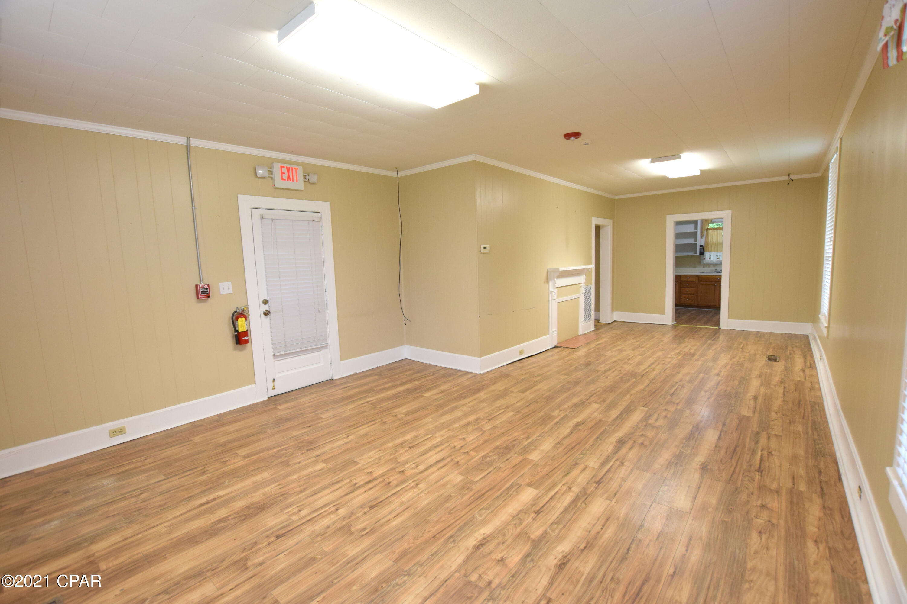 [No Recorded Subdiv] - Commercial Sale