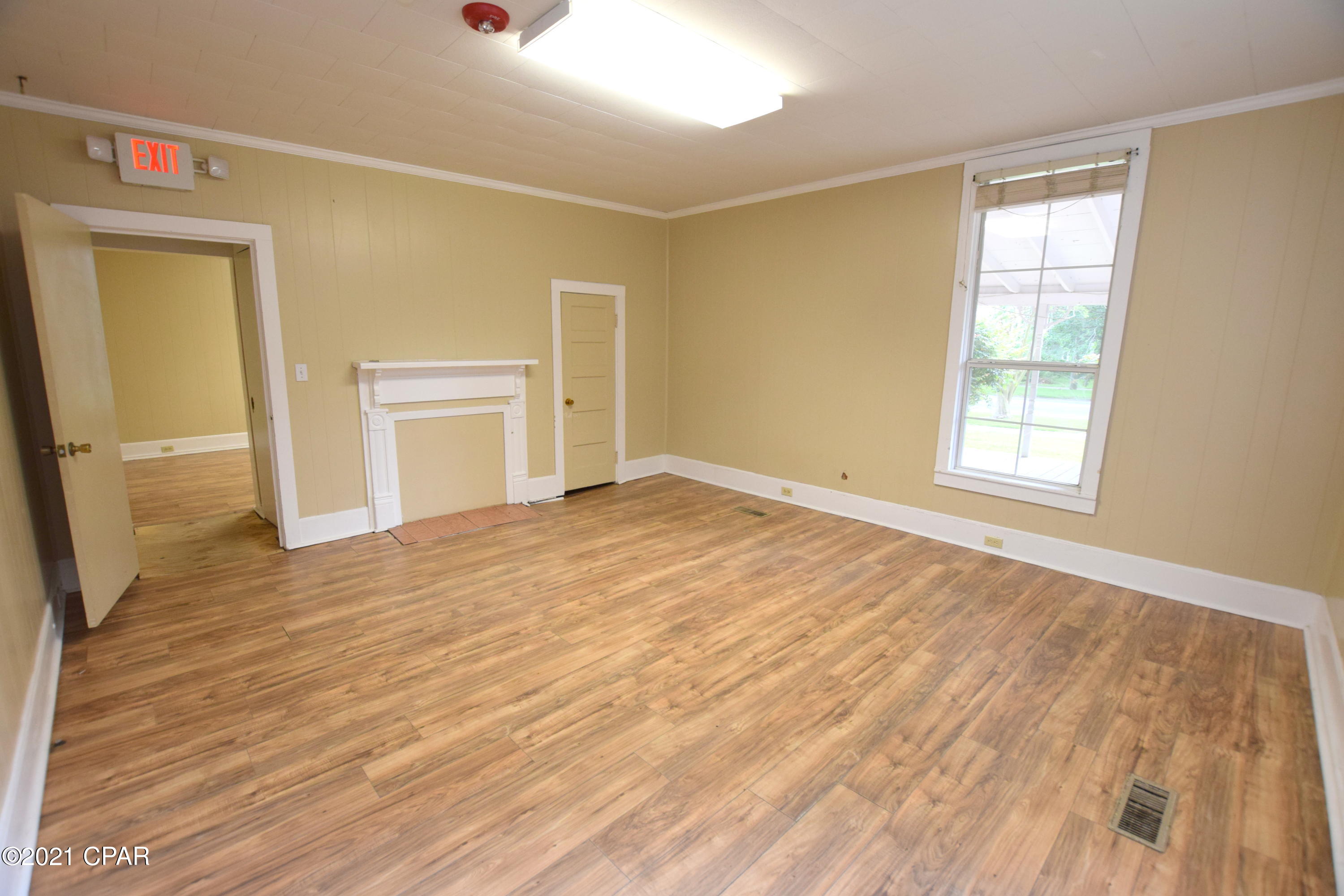 [No Recorded Subdiv] - Commercial Sale