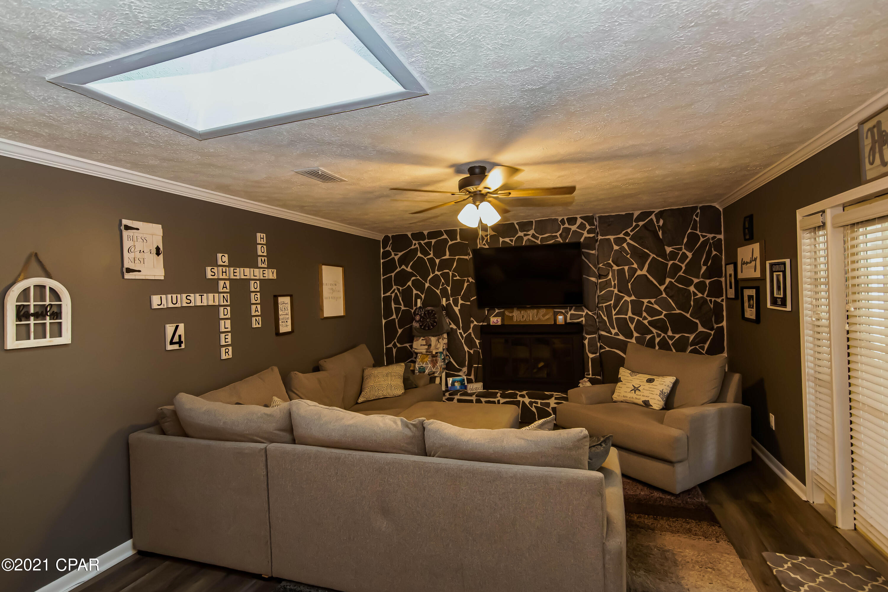 Imperial Oaks - Residential