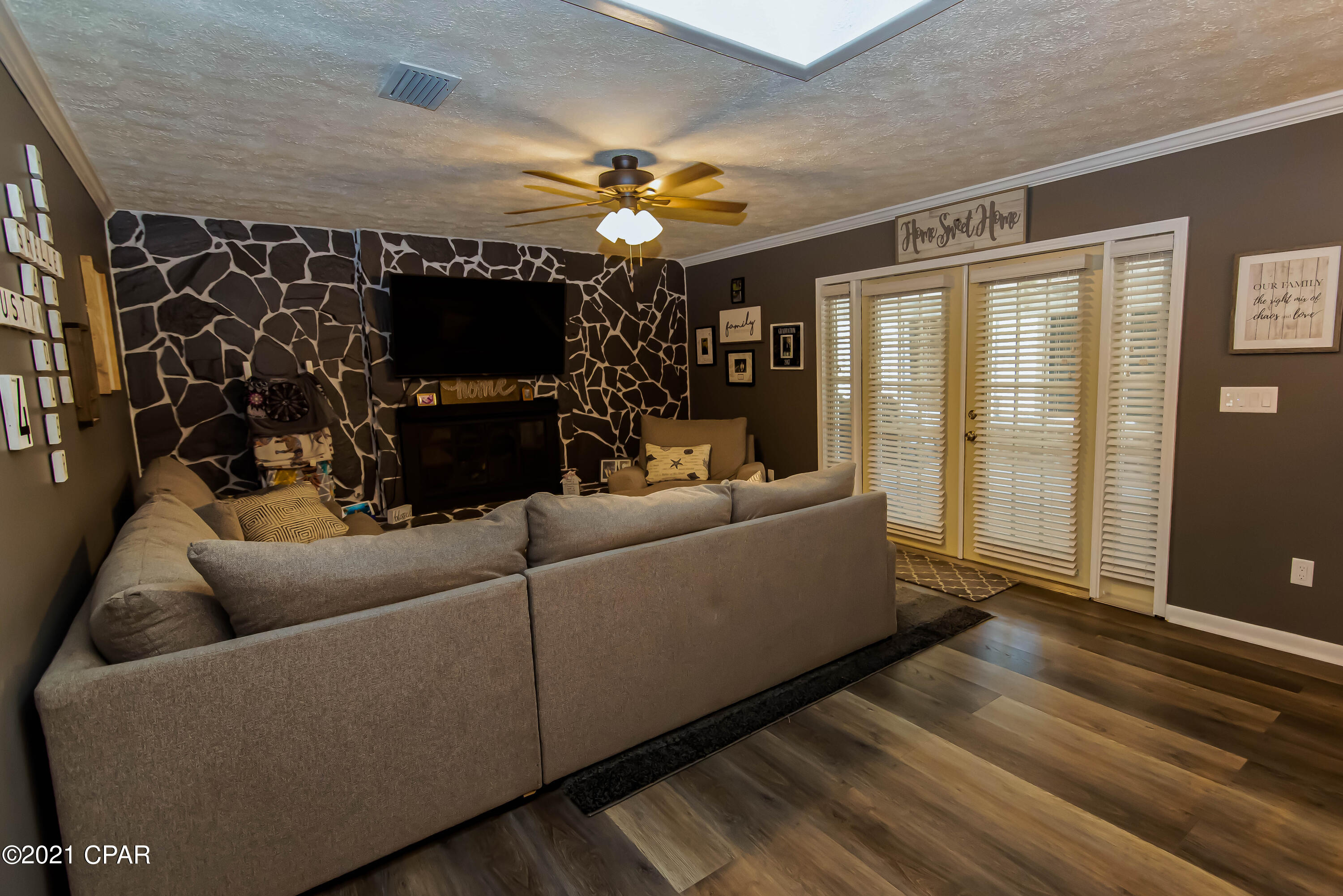 Imperial Oaks - Residential