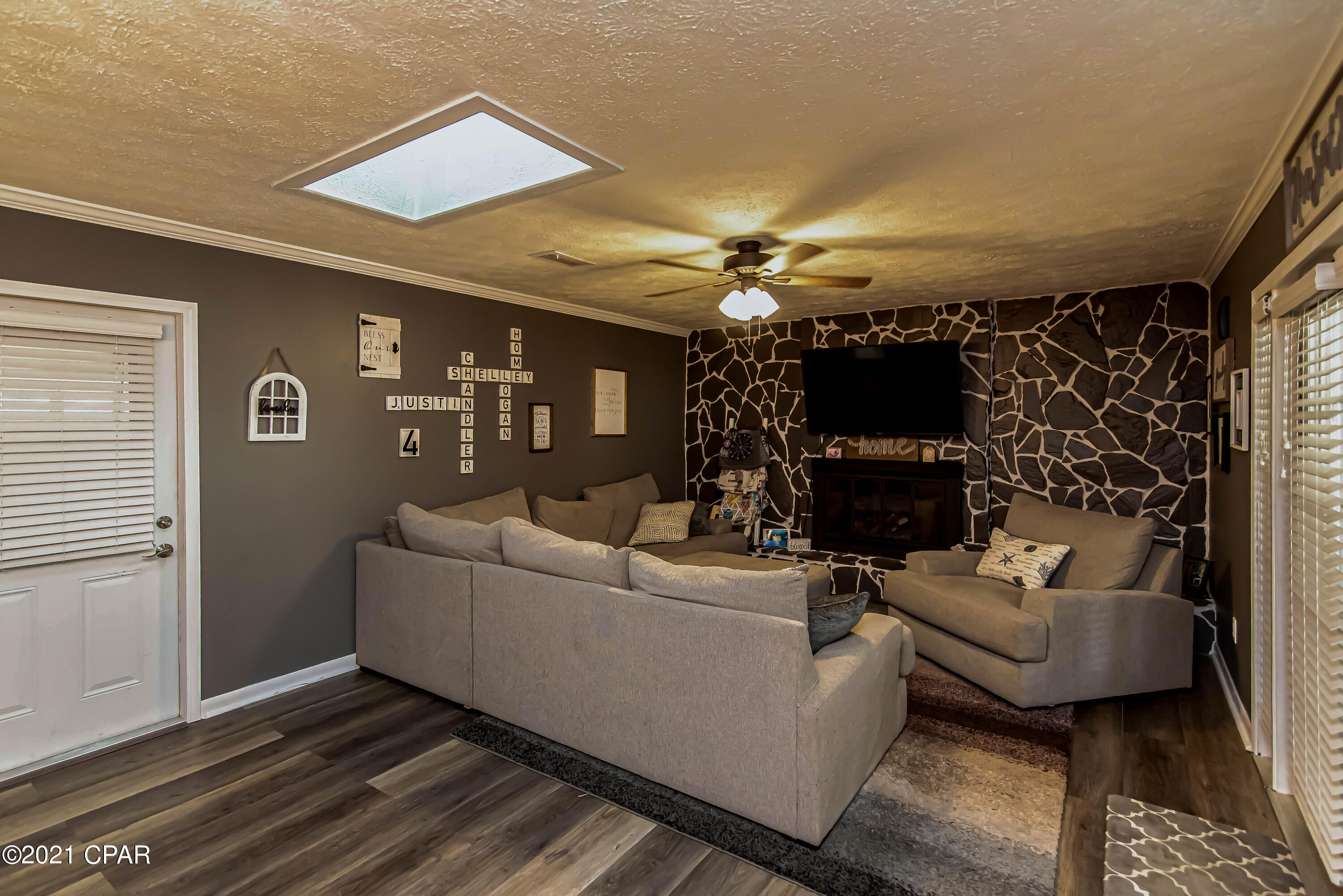 Imperial Oaks - Residential