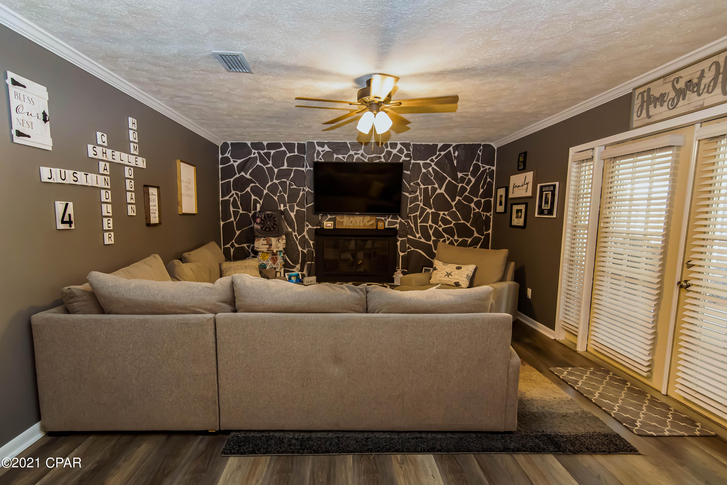 Imperial Oaks - Residential