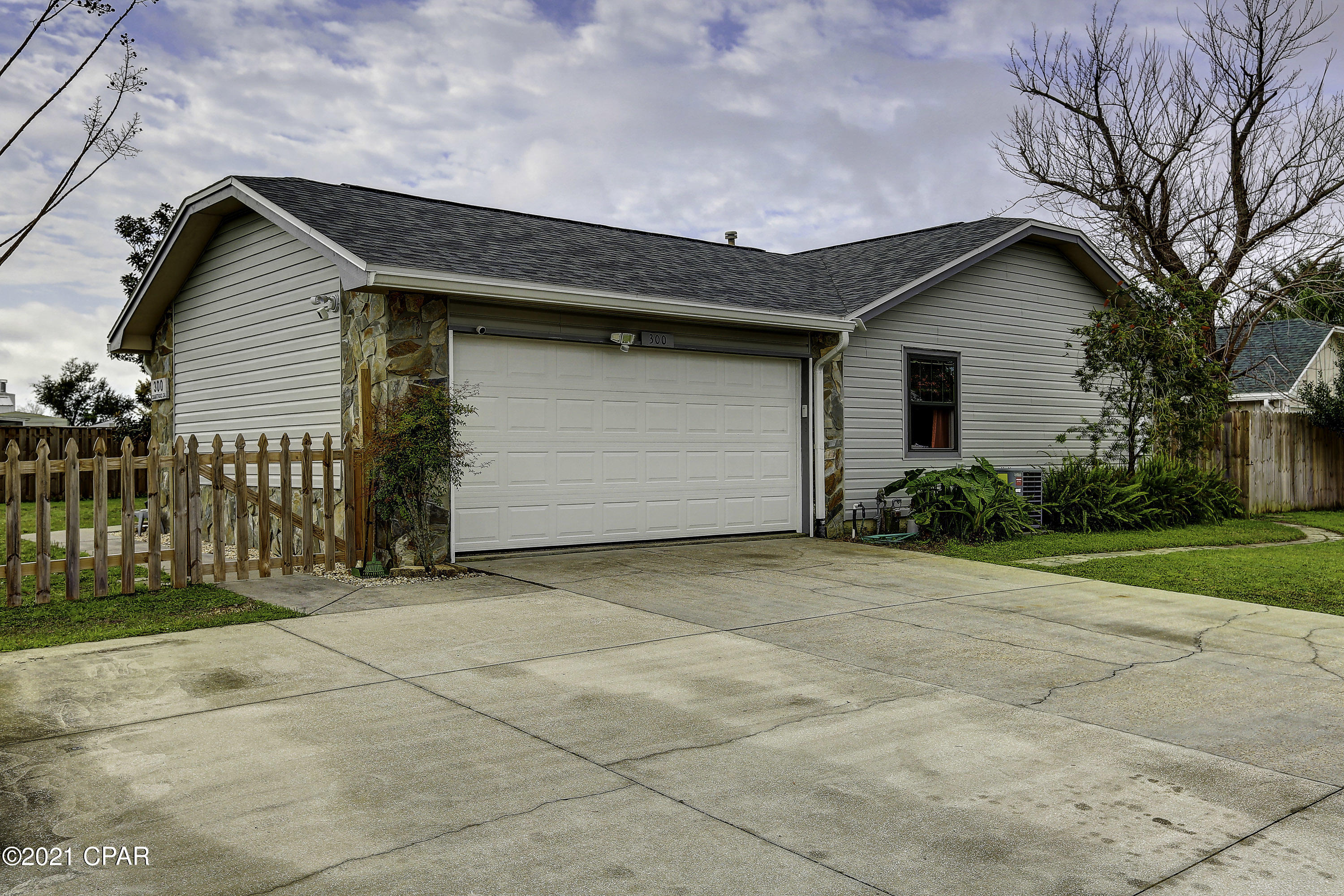 [No Recorded Subdiv] - Residential