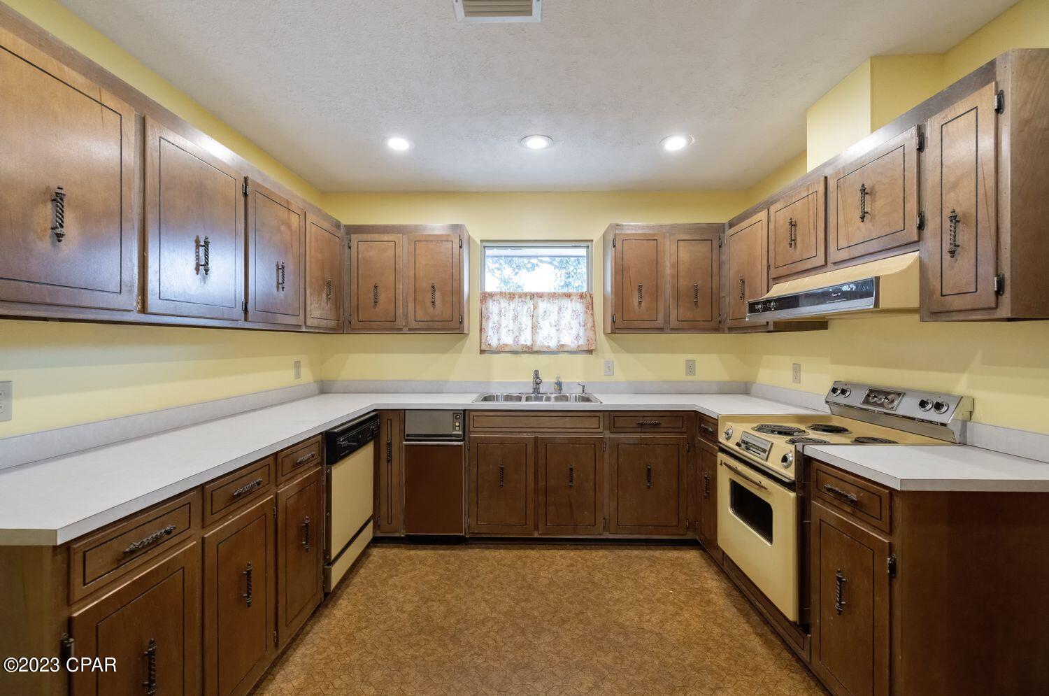 Point Royal Homes Unit 2 - Residential