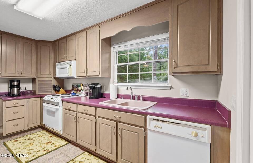 Paradise Lakes - Residential