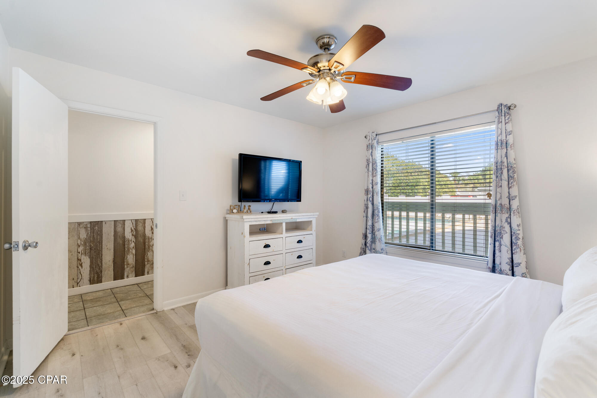 Emerald Shores Condo - Residential