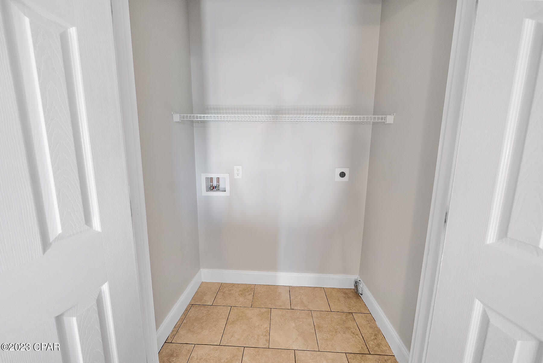 Laguna Beach Estates 9th Add - Residential Lease