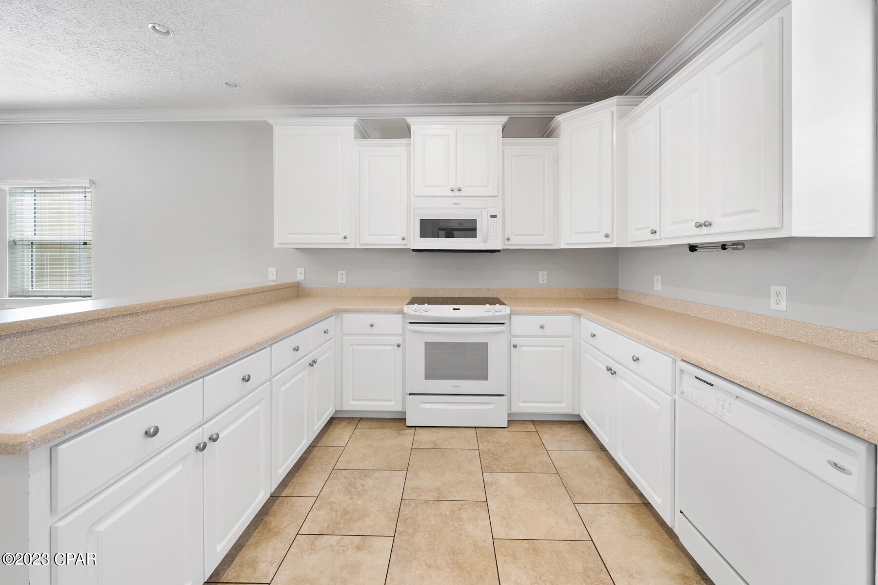 Laguna Beach Estates 9th Add - Residential Lease