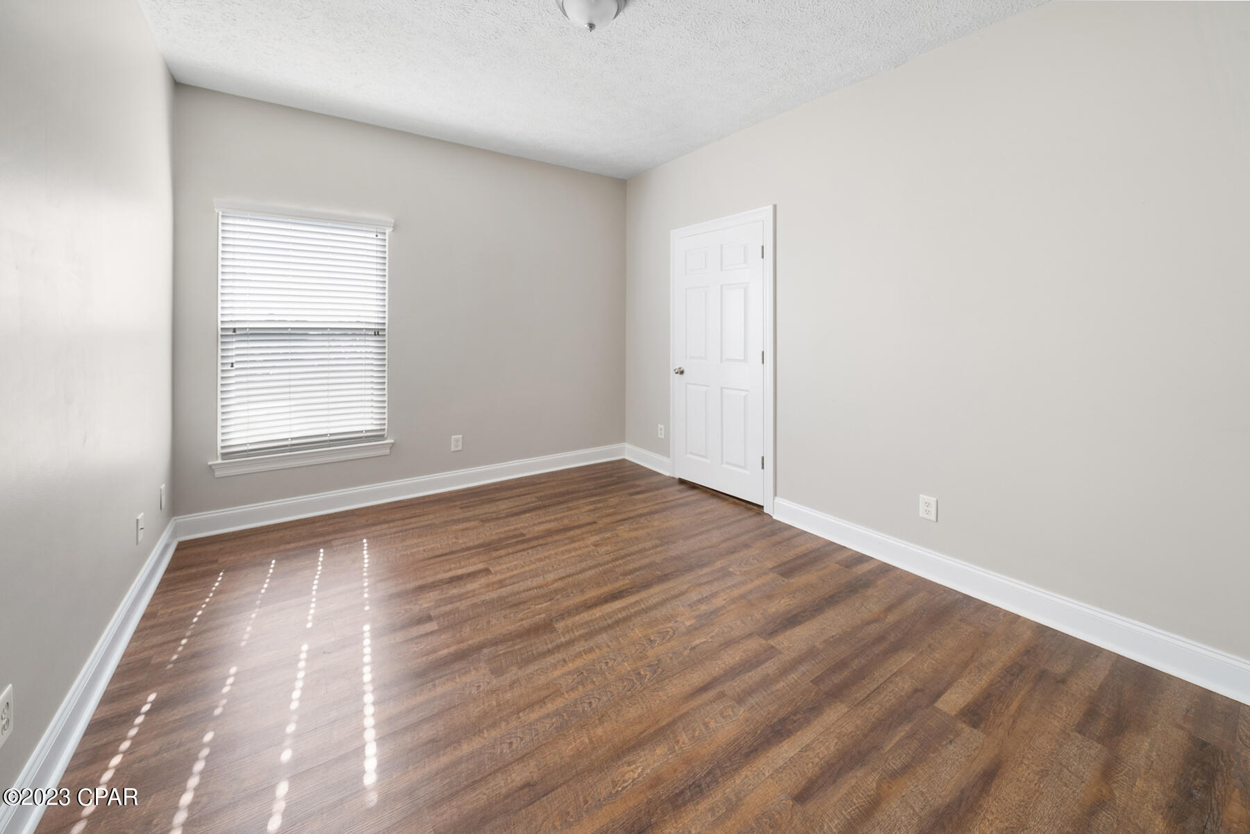 Laguna Beach Estates 9th Add - Residential Lease