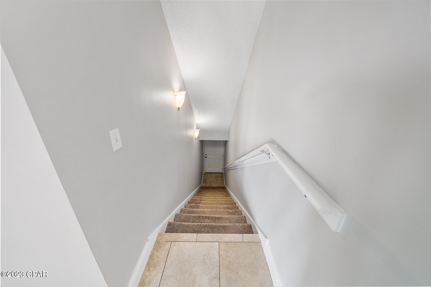 Laguna Beach Estates 9th Add - Residential Lease